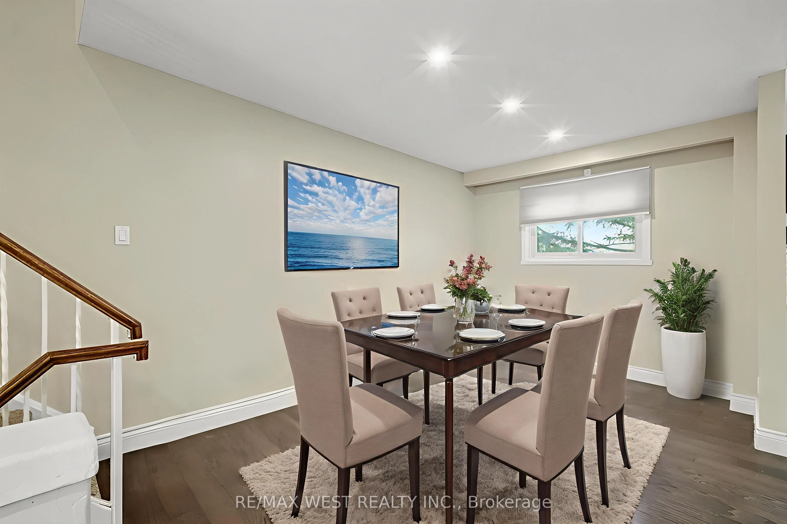 64 Bronte Street S, #8