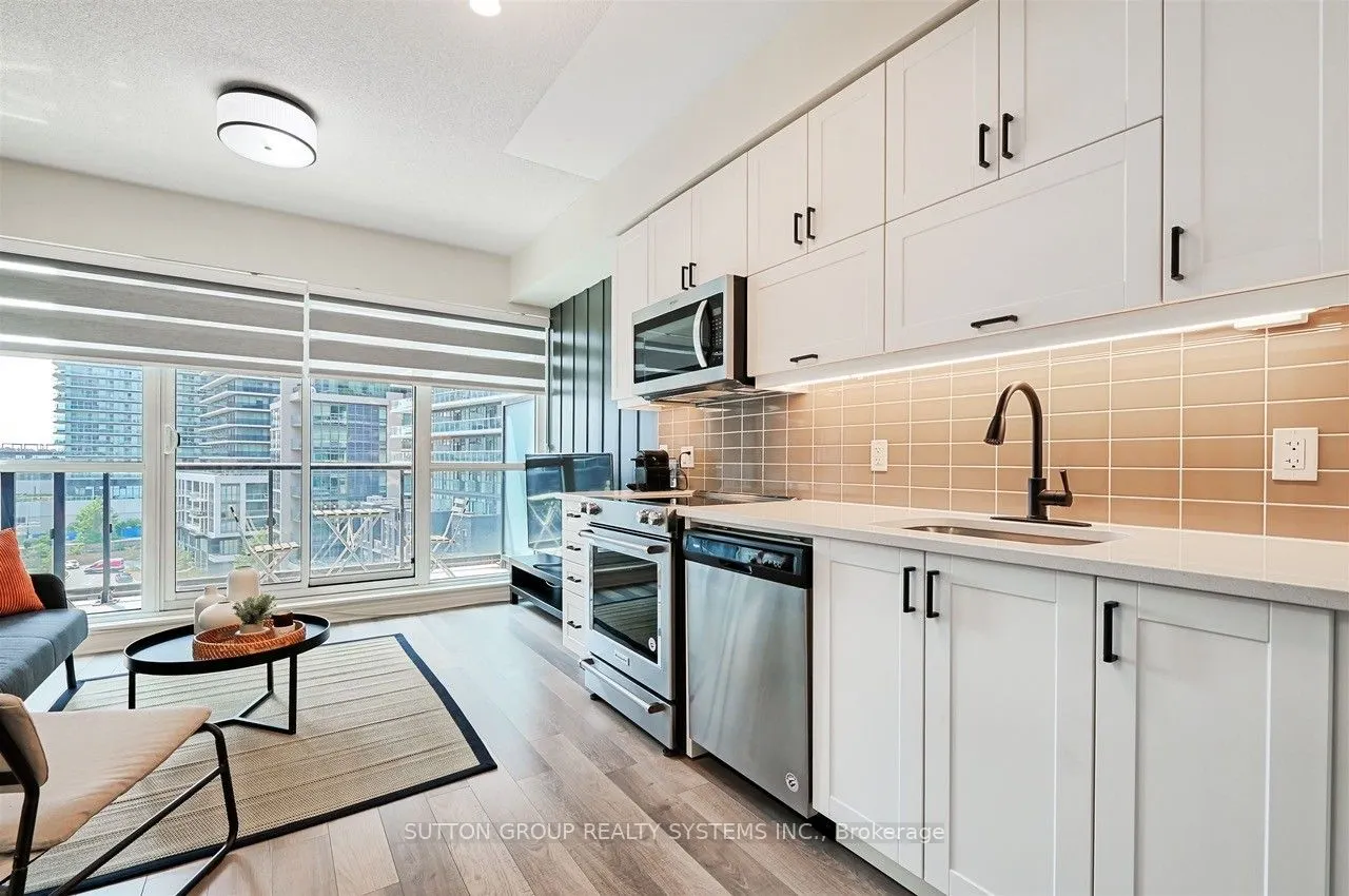 39 Annie Craig Drive, #704