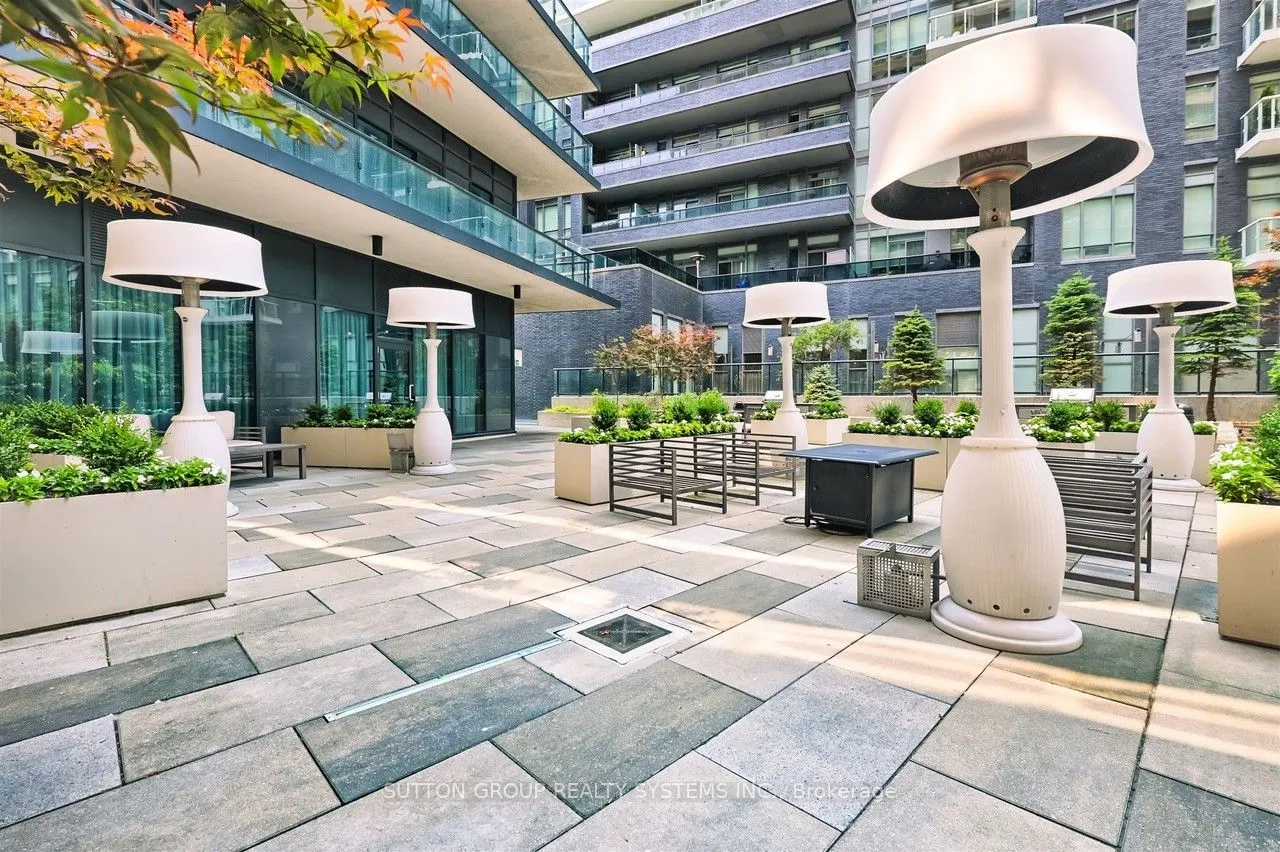 39 Annie Craig Drive, #704