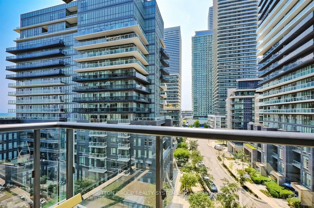 39 Annie Craig Drive, #704