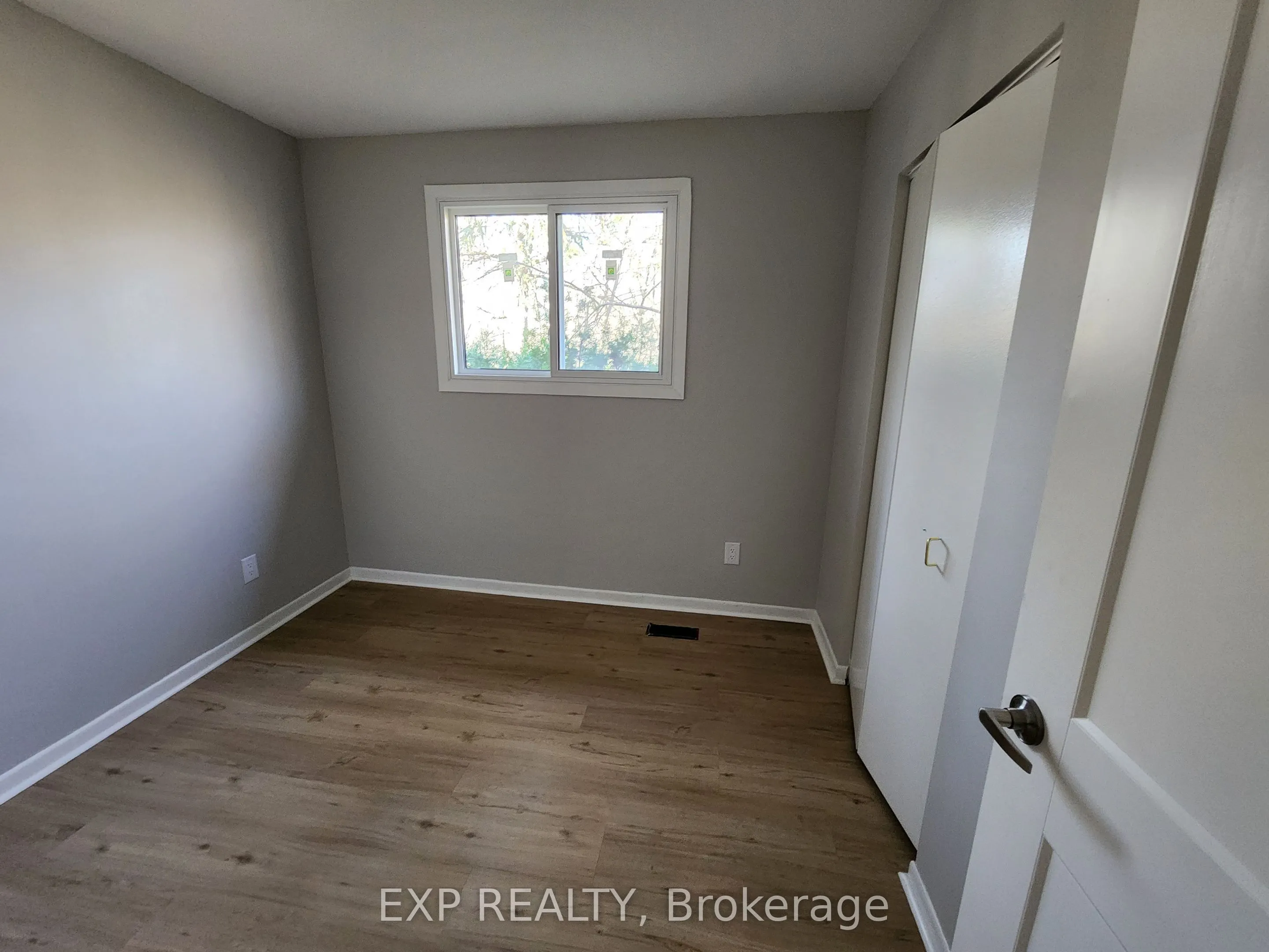 89 Wellington Street E, #Main Level