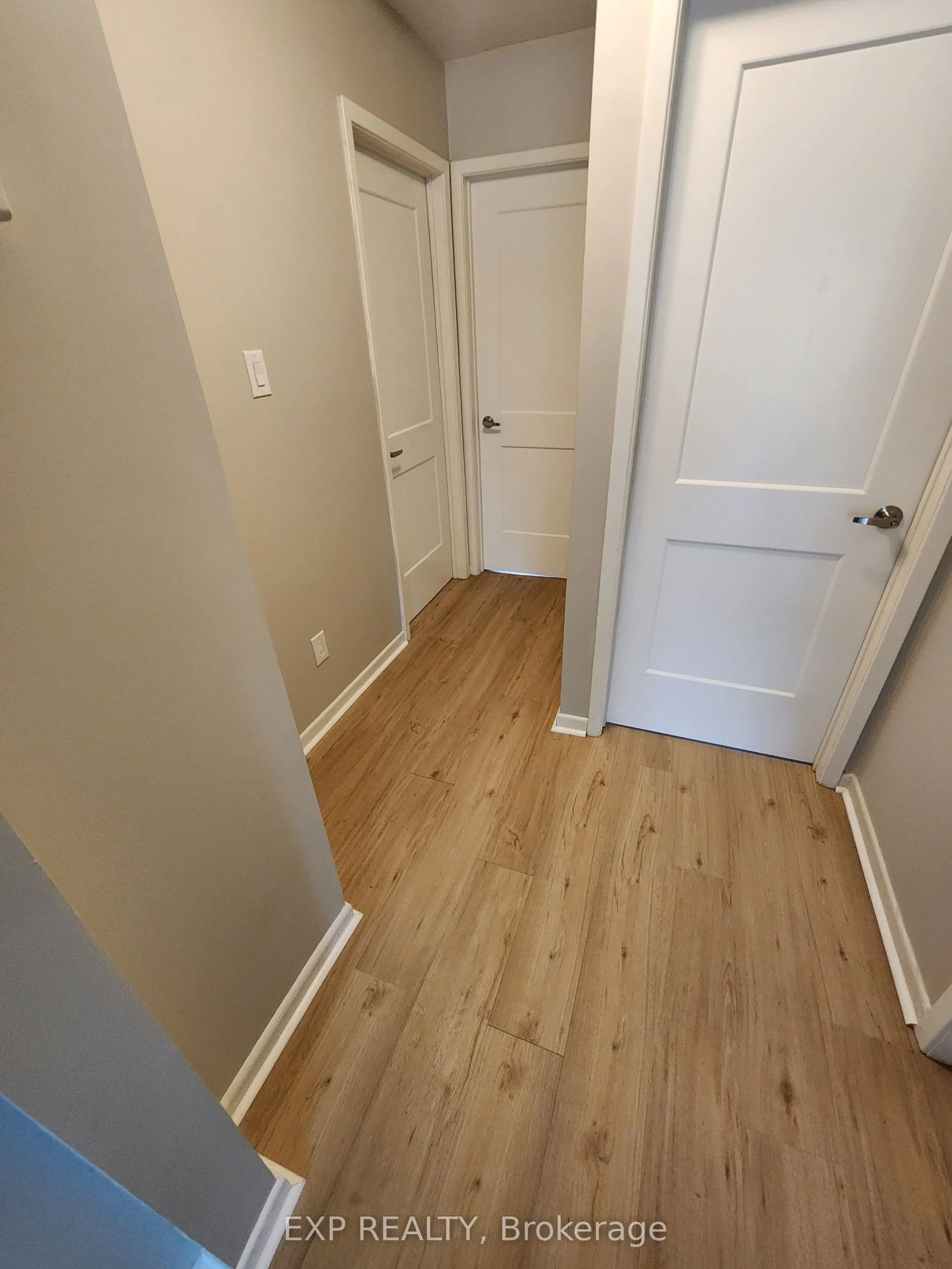 89 Wellington Street E, #Main Level