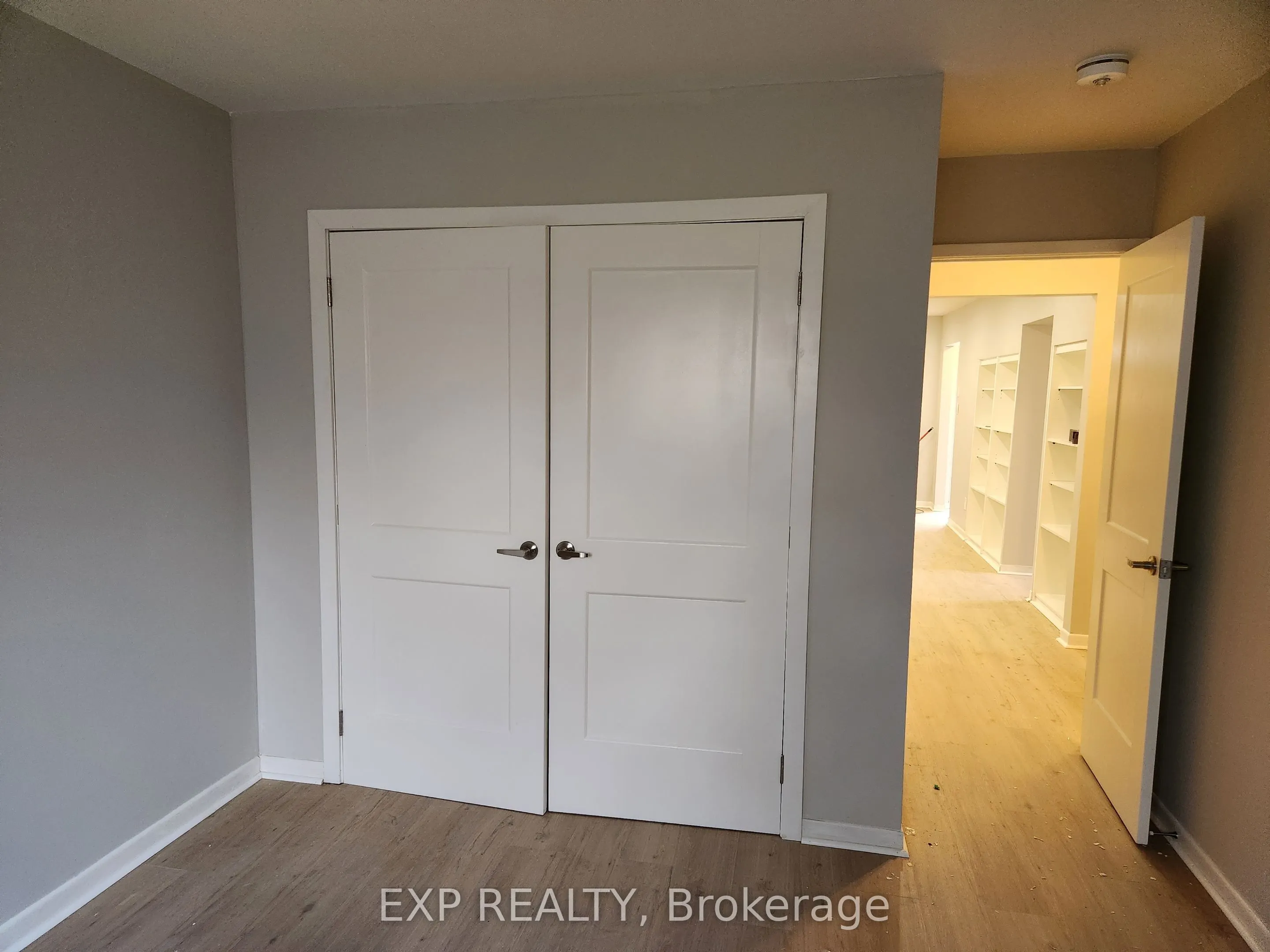 89 Wellington Street E, #Main Level