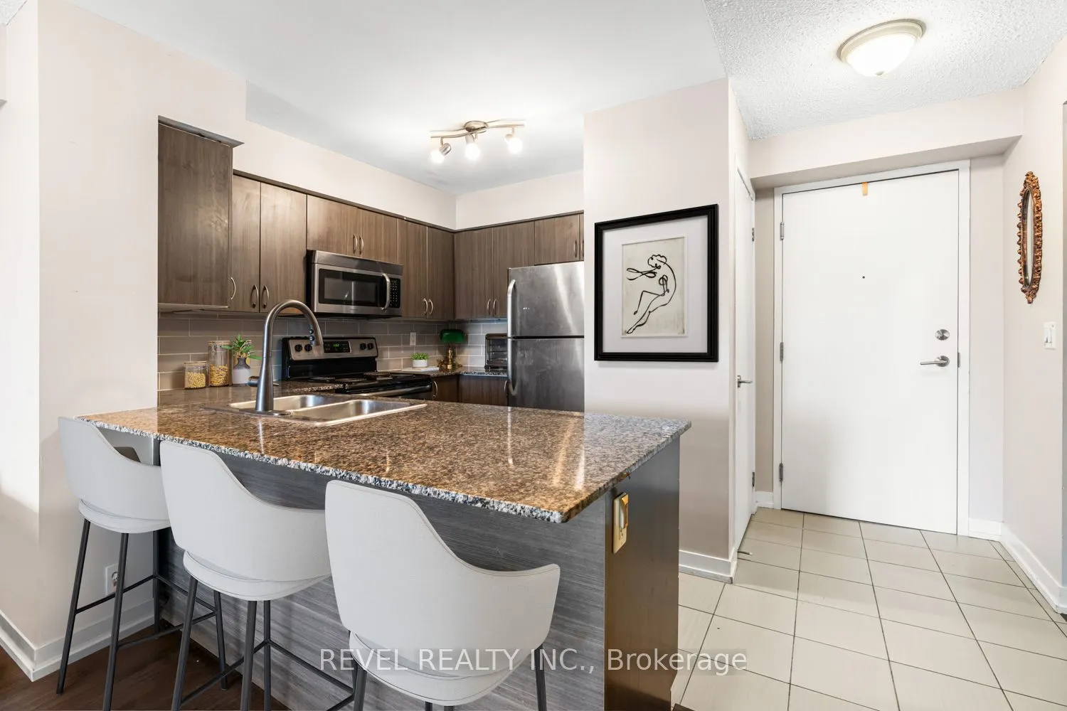 812 Lansdowne Avenue, #310