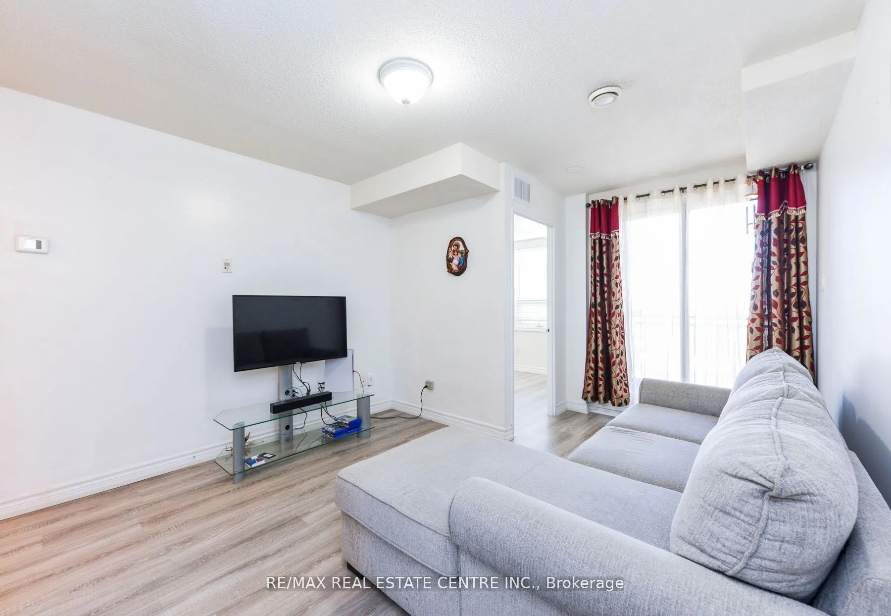 7405 Goreway Drive, #520