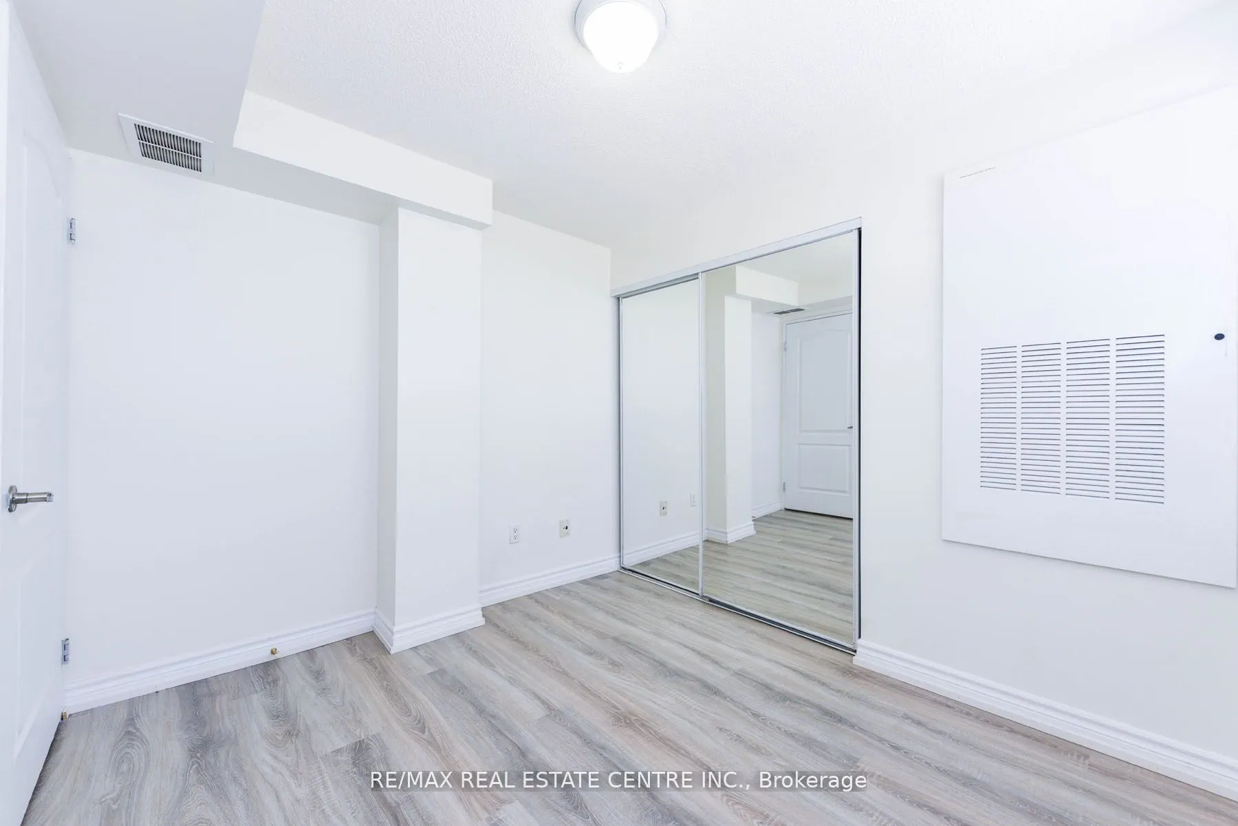 7405 Goreway Drive, #520