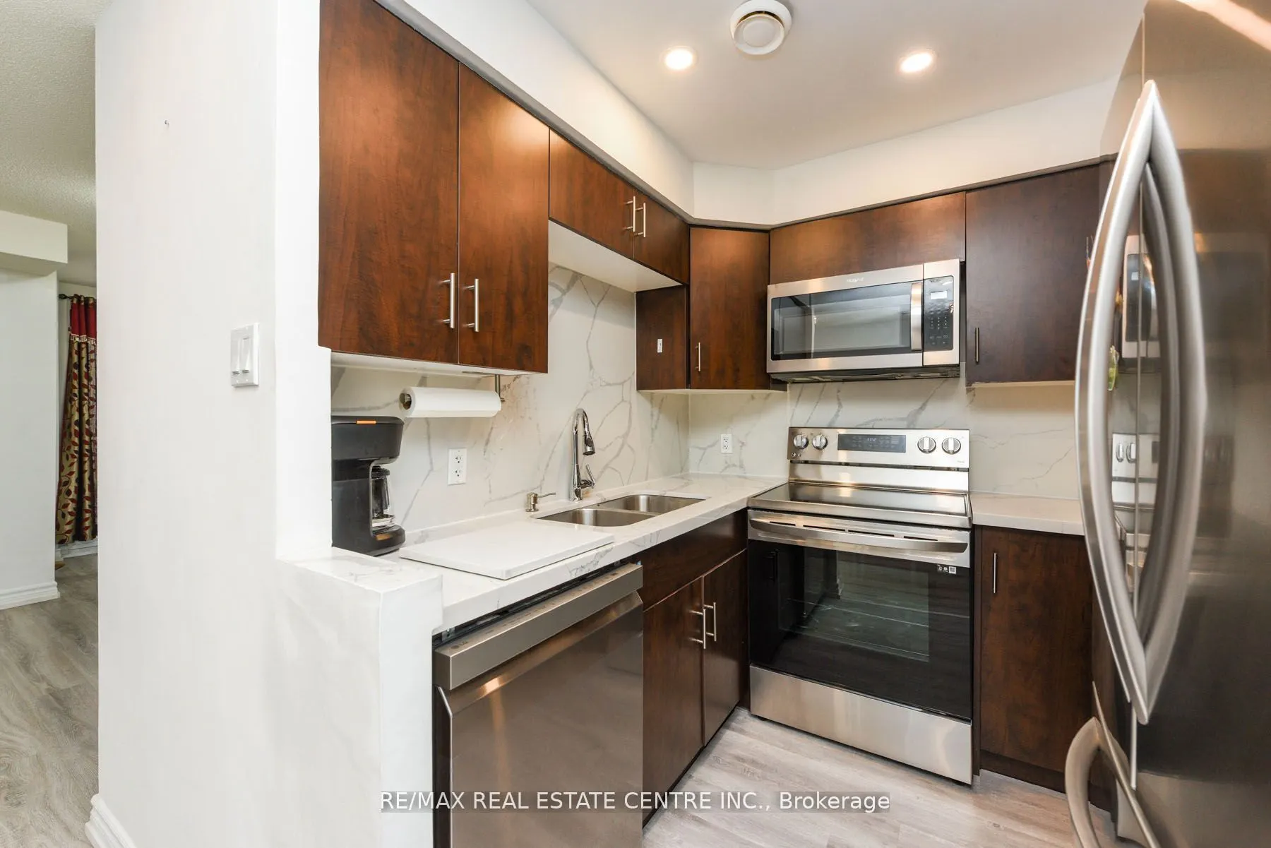 7405 Goreway Drive, #520