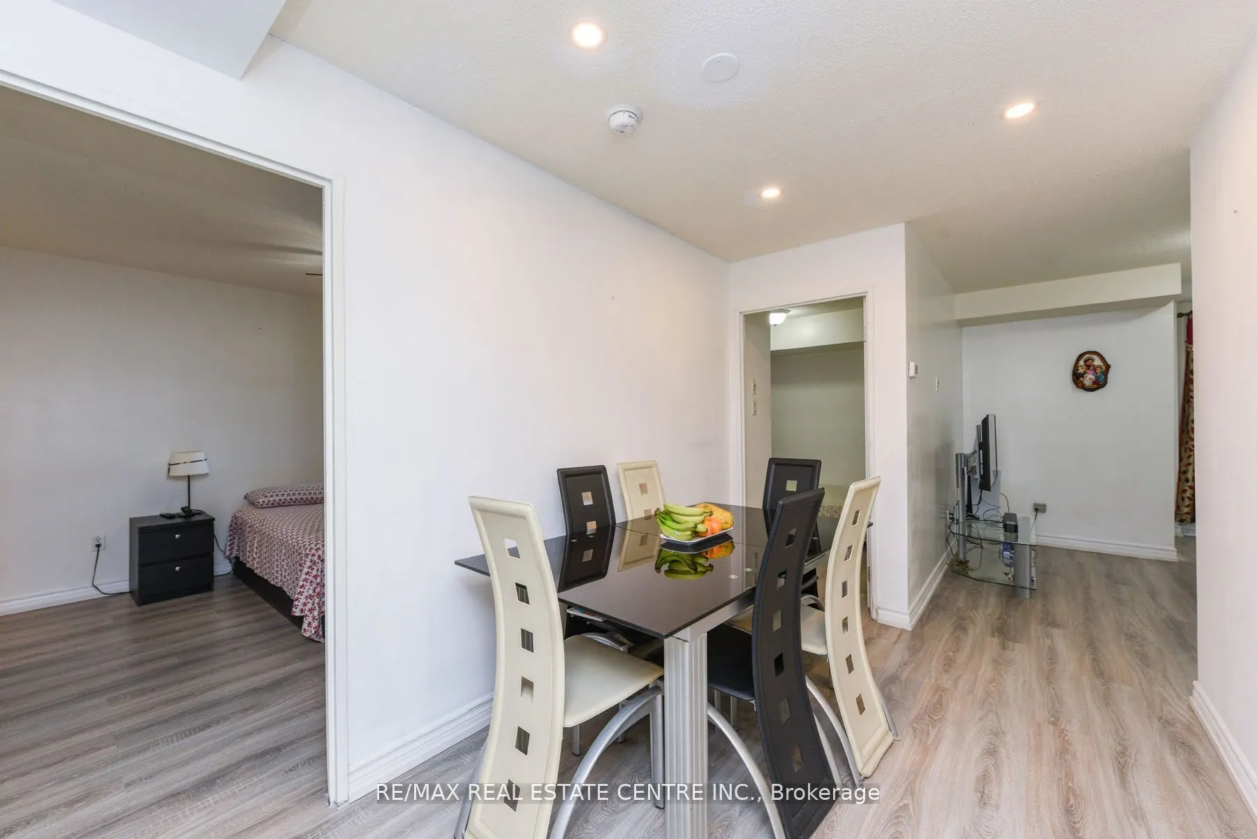 7405 Goreway Drive, #520