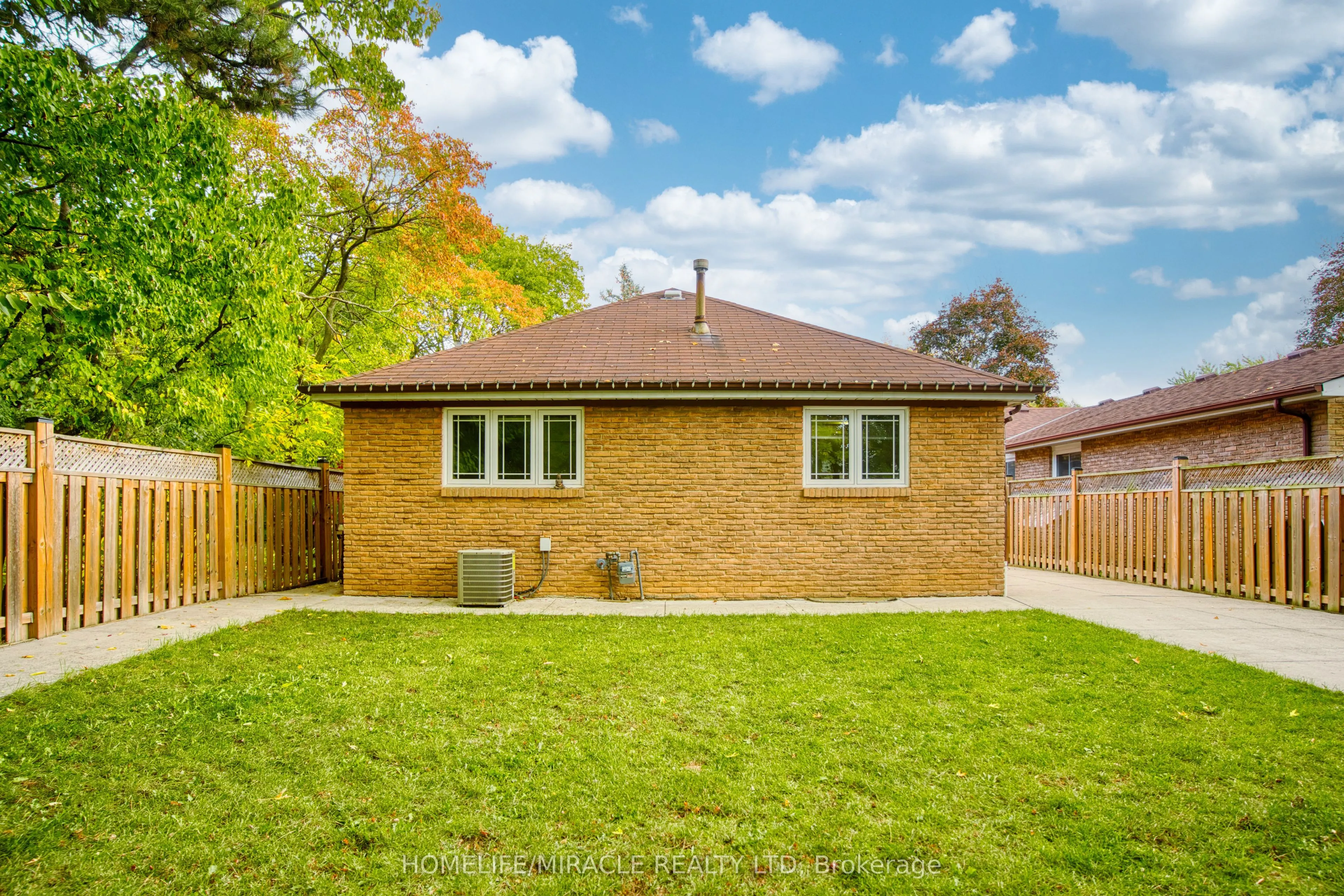 3353 Martins Pine Crescent, #409