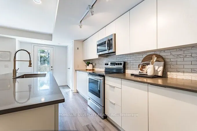 3058 Sixth Line, #104