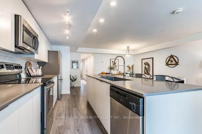 3058 Sixth Line, #104