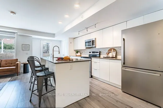 3058 Sixth Line, #104