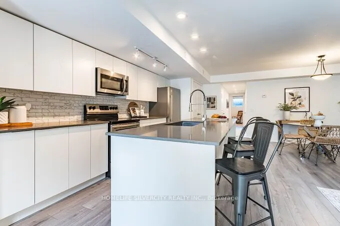 3058 Sixth Line, #104