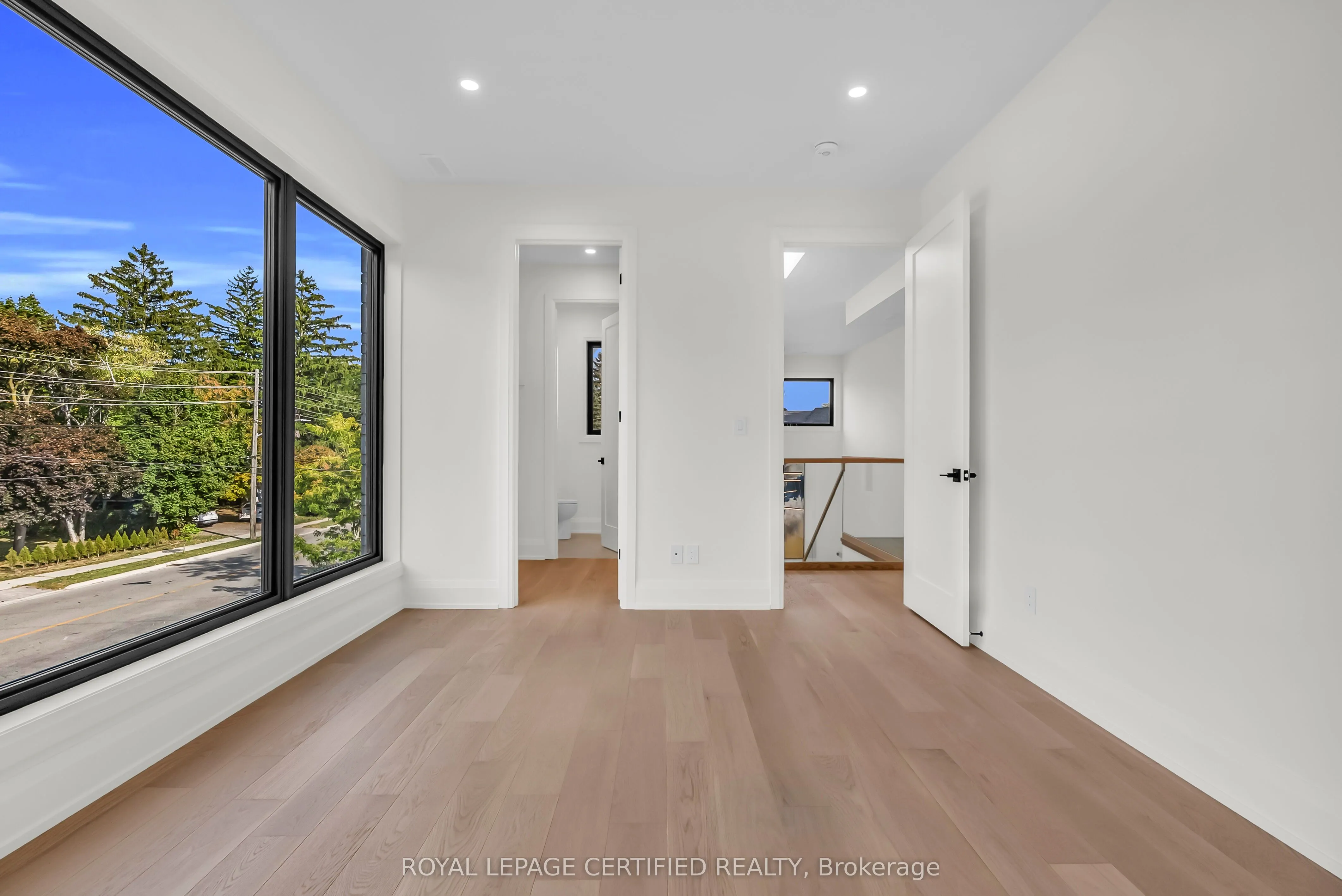 1316 Mineola Gardens