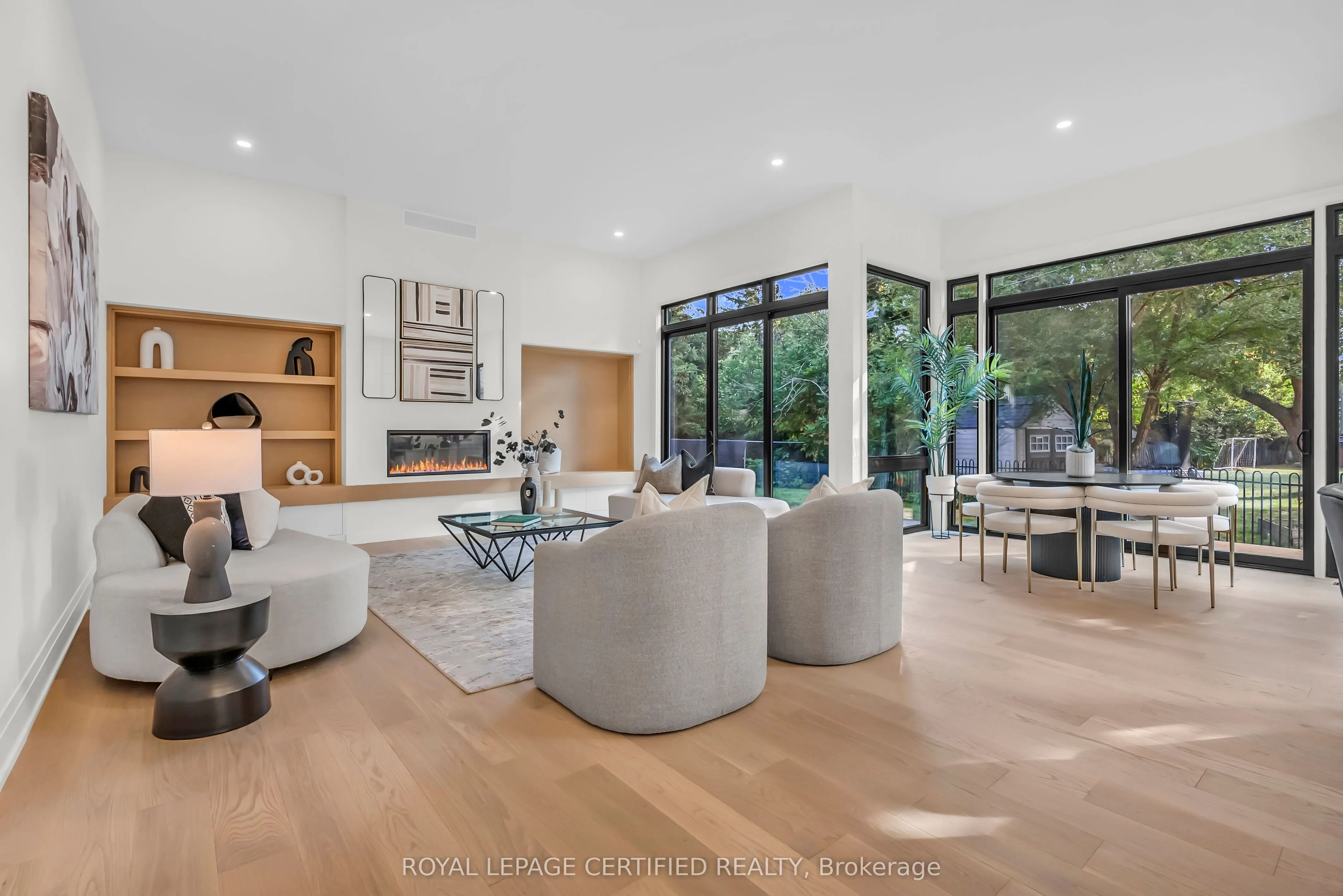 1316 Mineola Gardens