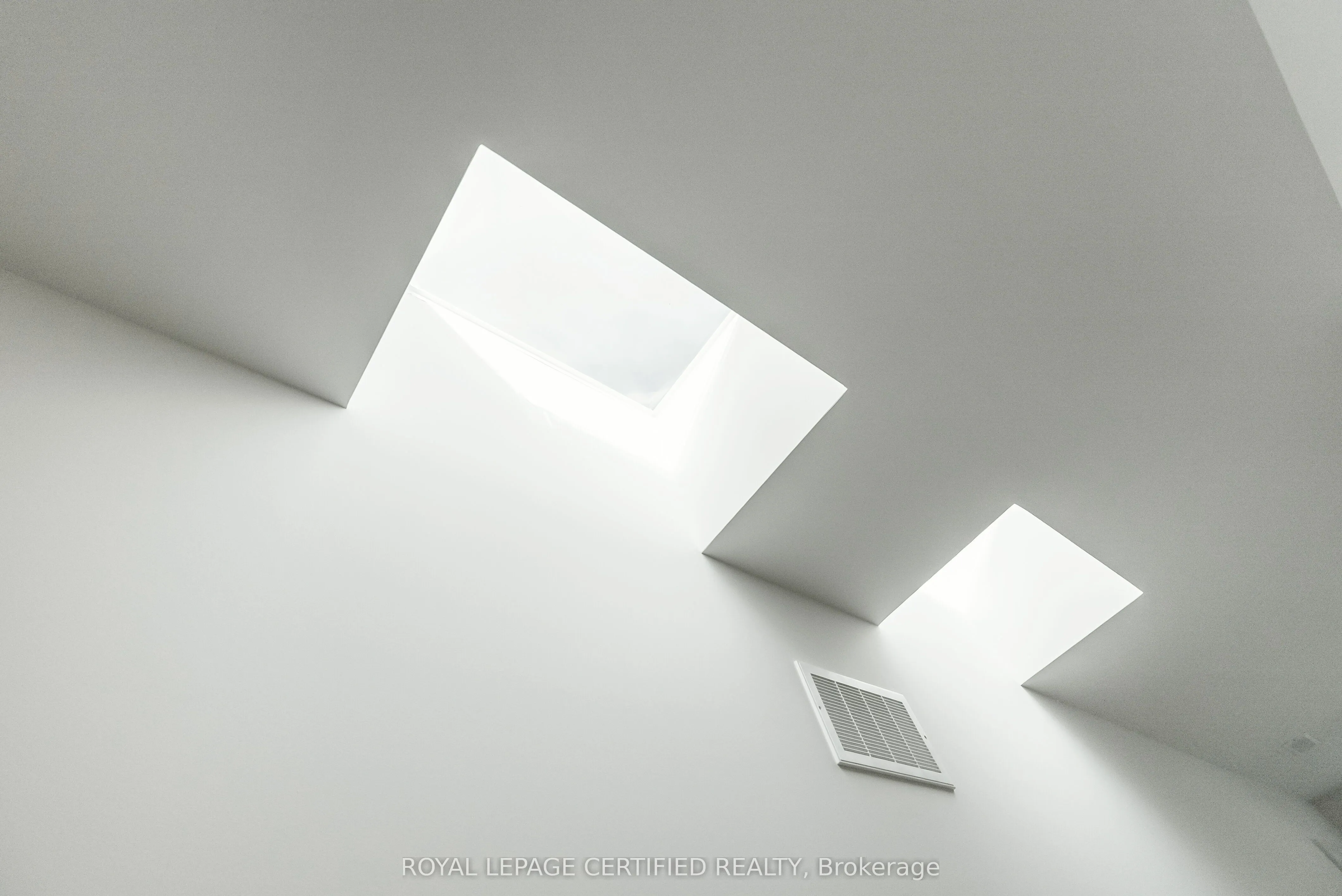 1316 Mineola Gardens