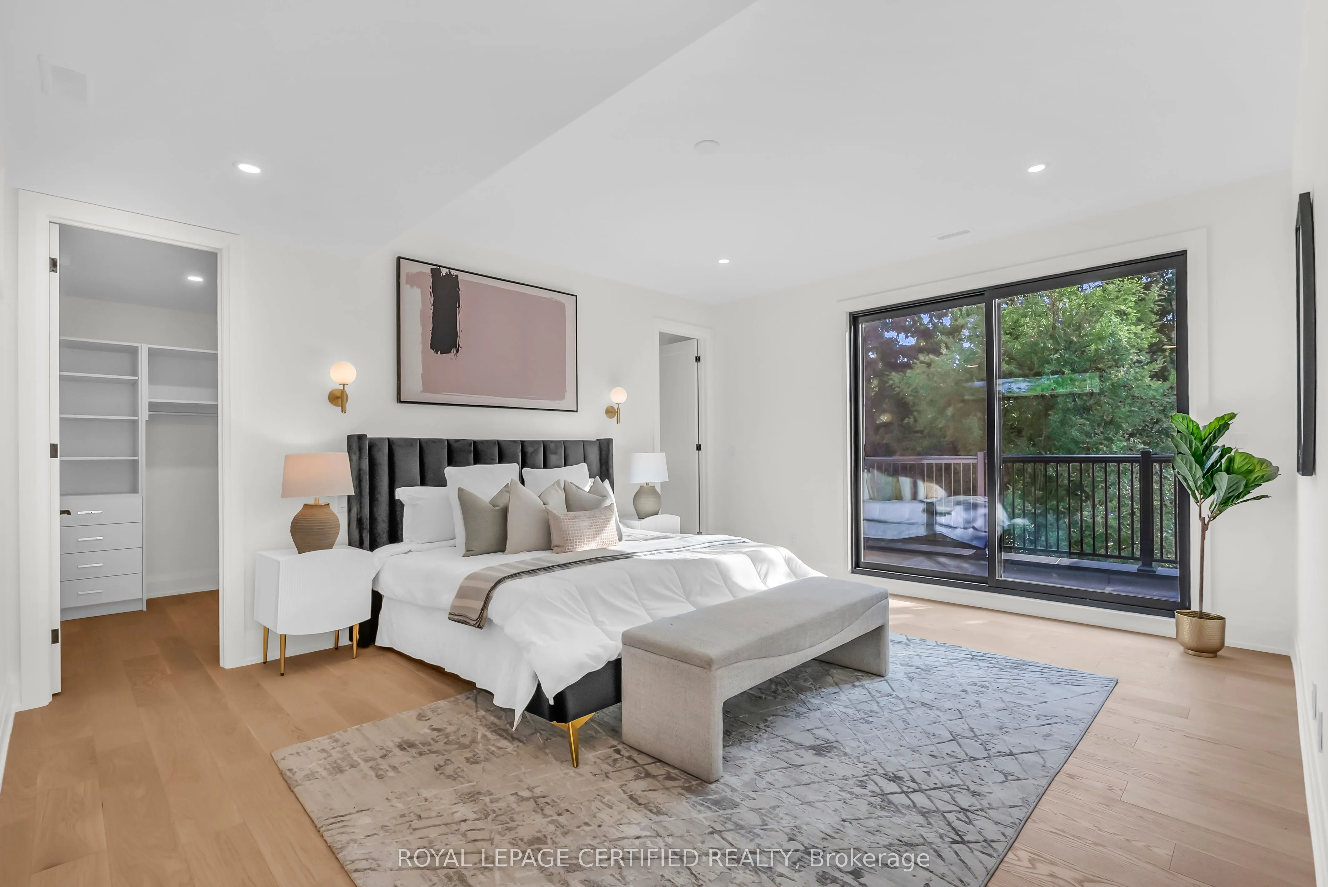 1316 Mineola Gardens