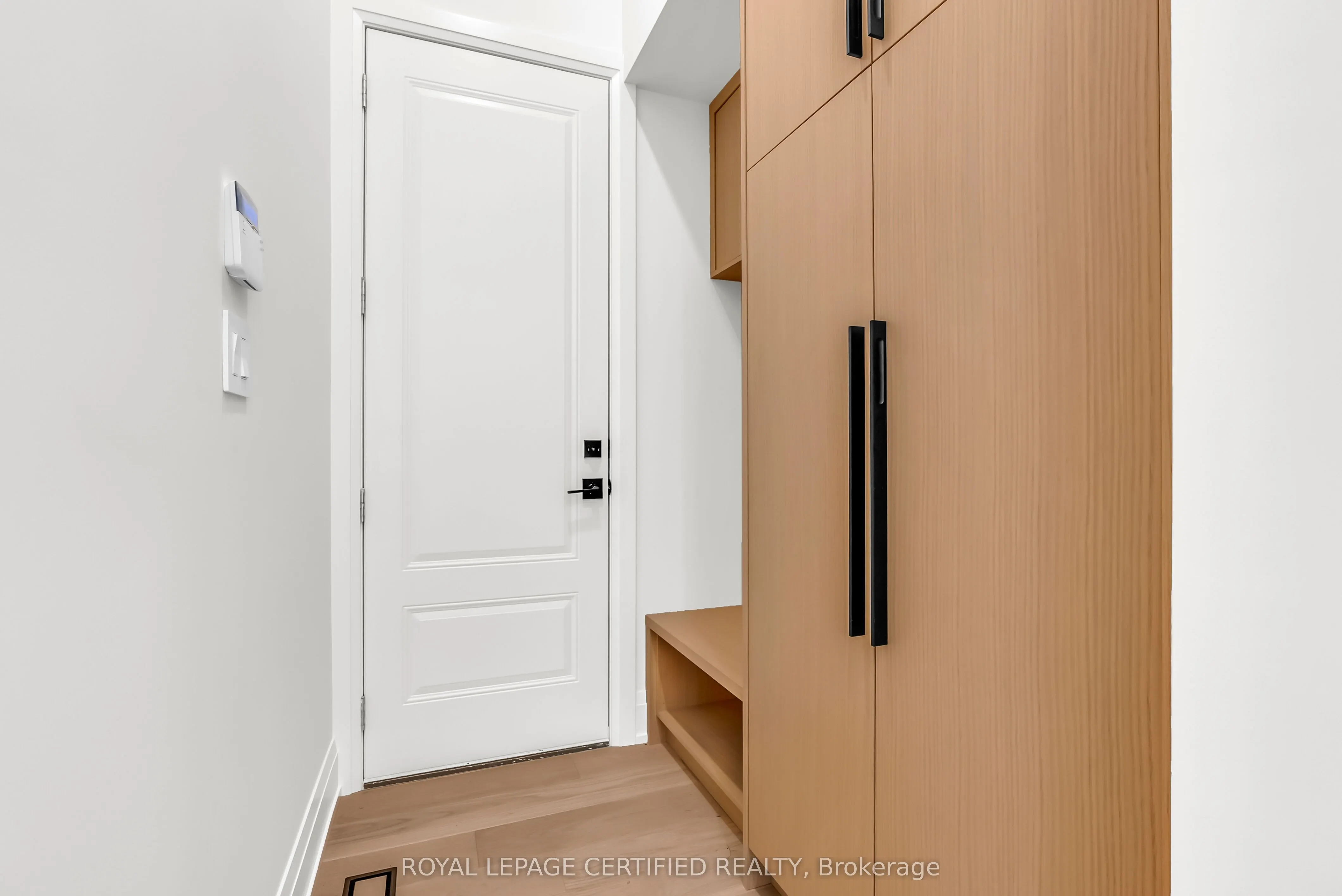 1316 Mineola Gardens