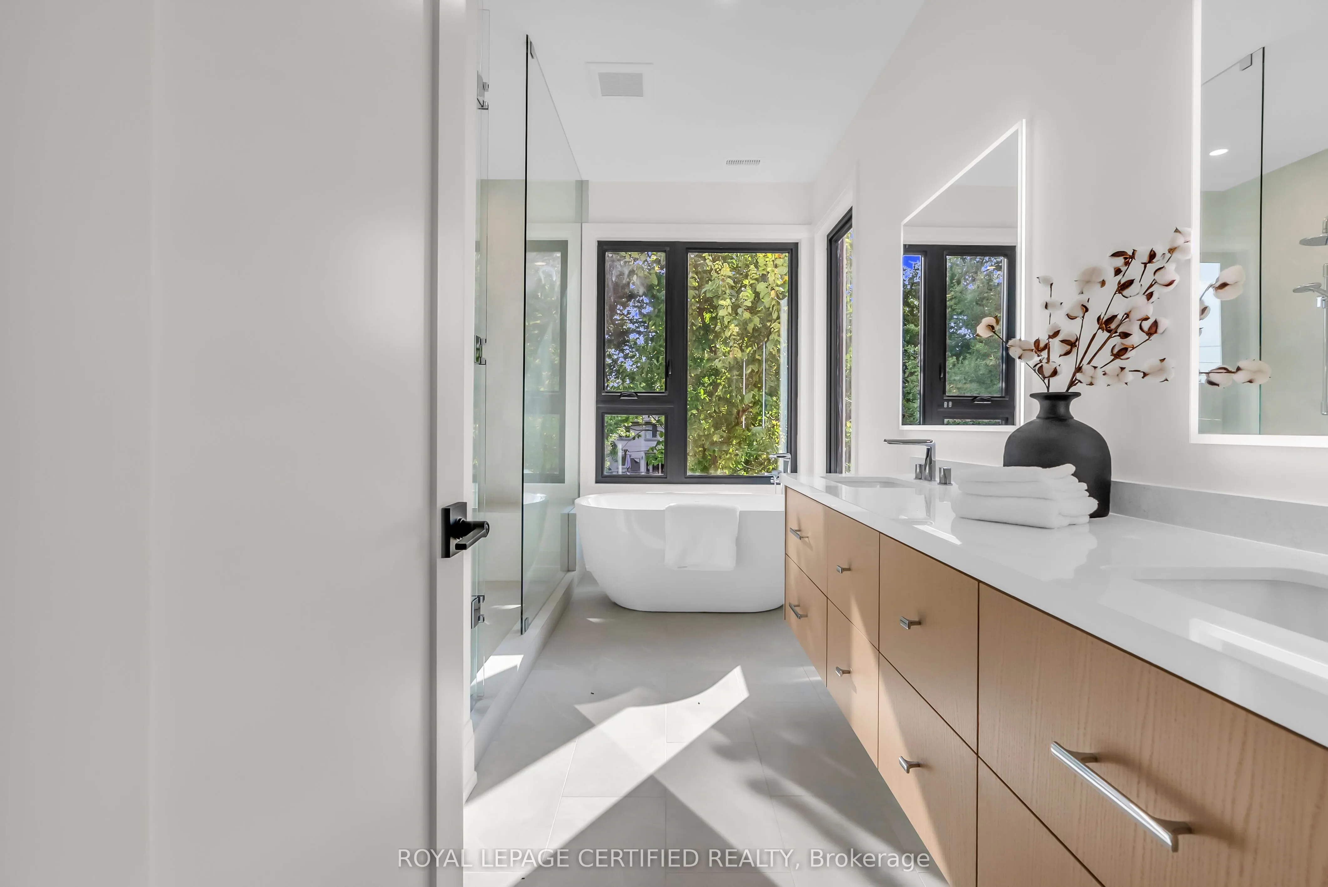 1316 Mineola Gardens