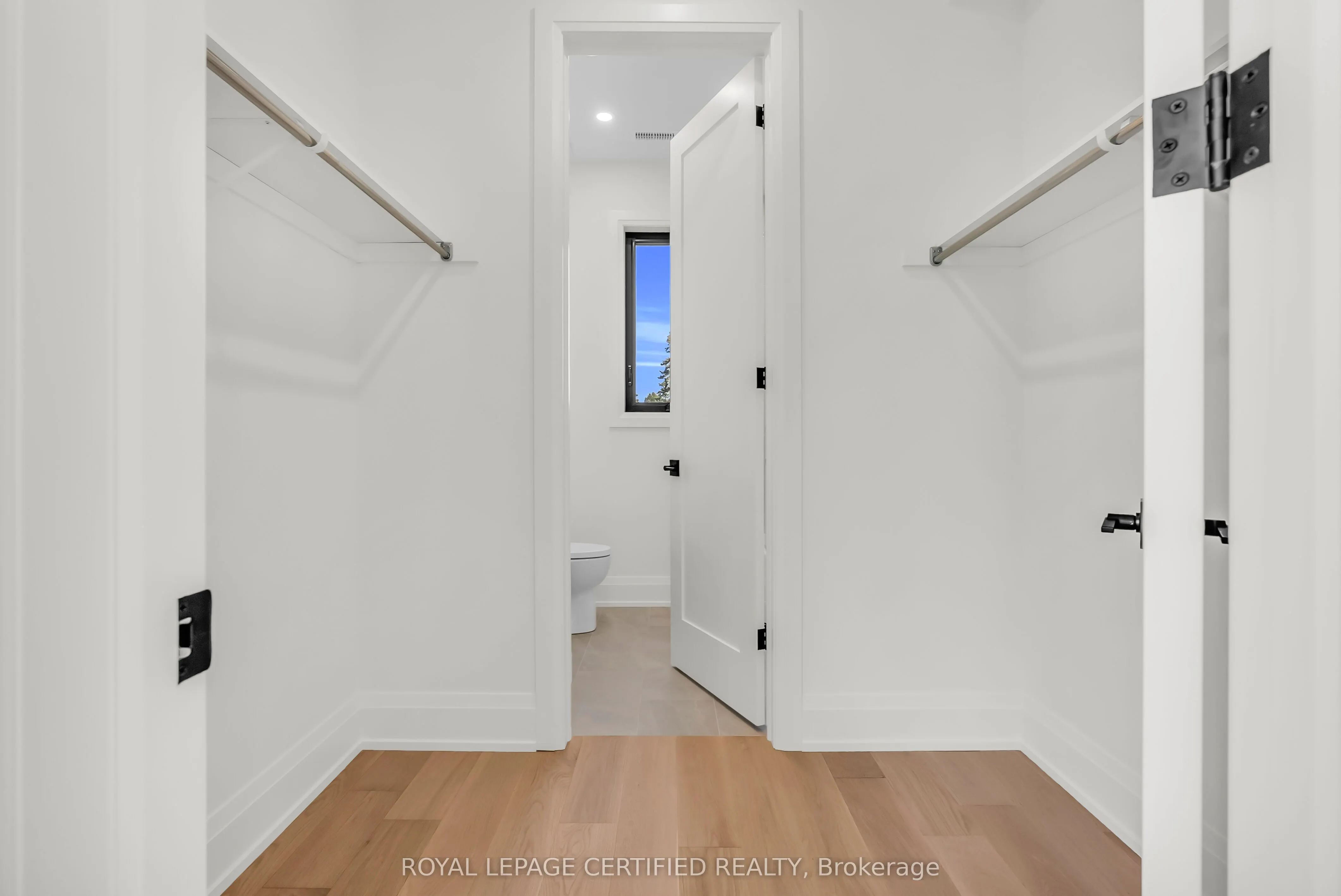 1316 Mineola Gardens