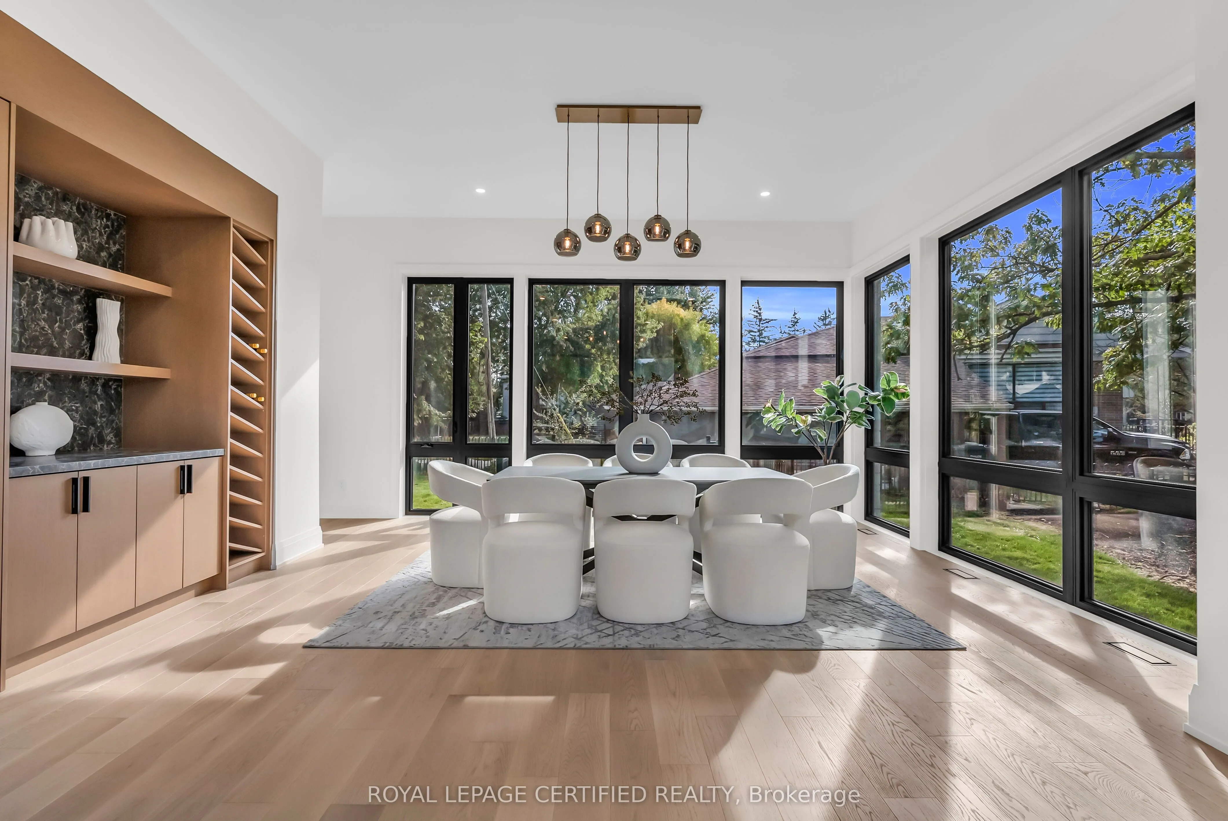 1316 Mineola Gardens