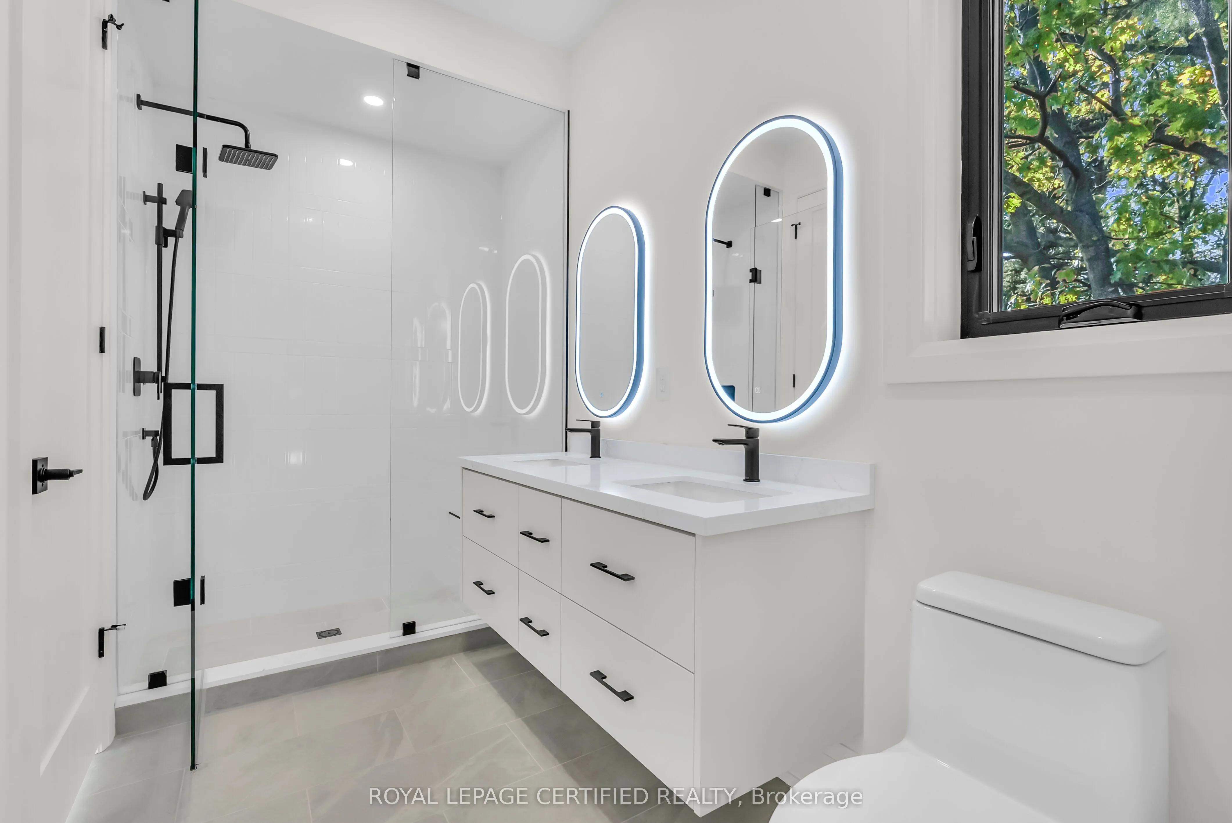 1316 Mineola Gardens