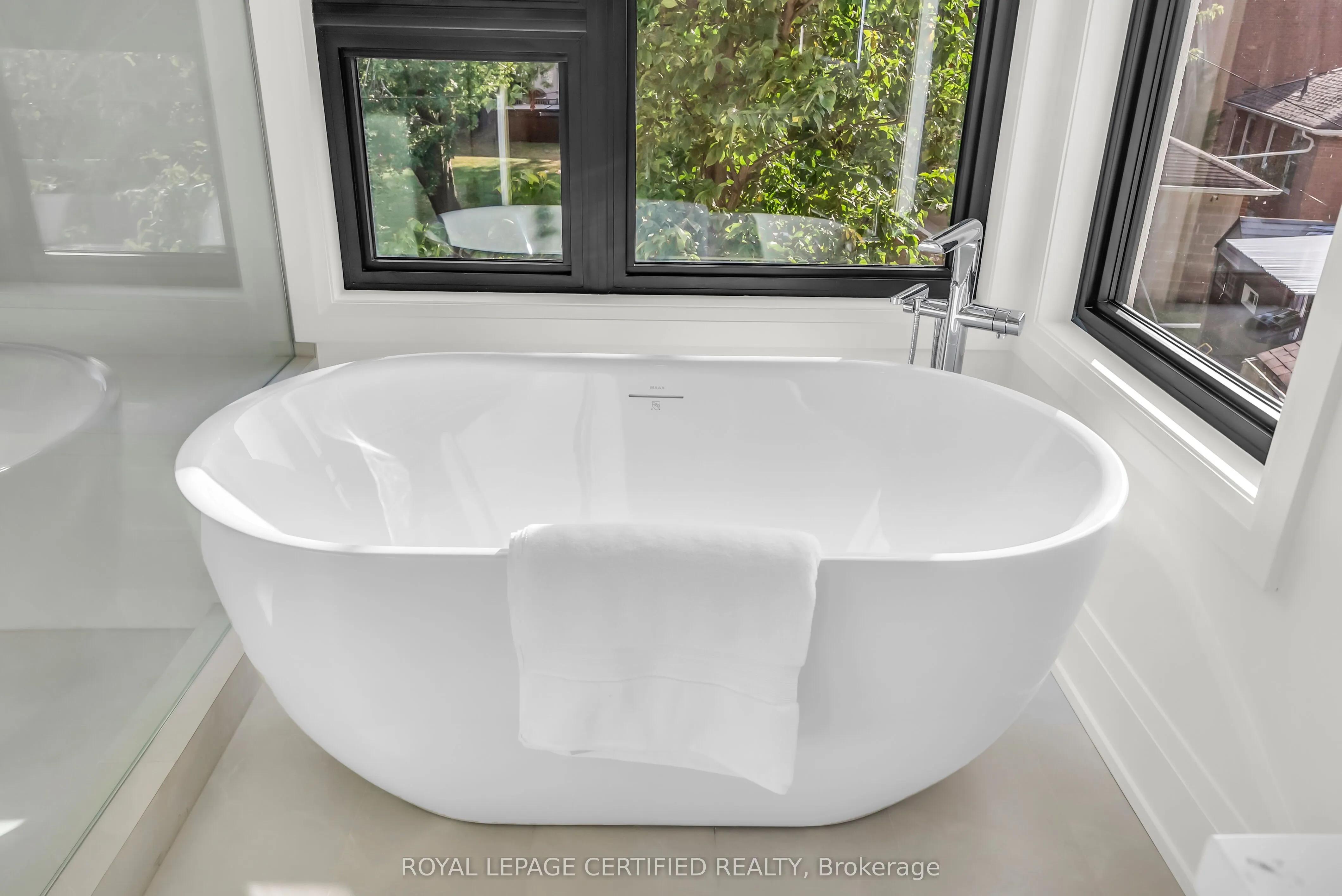 1316 Mineola Gardens