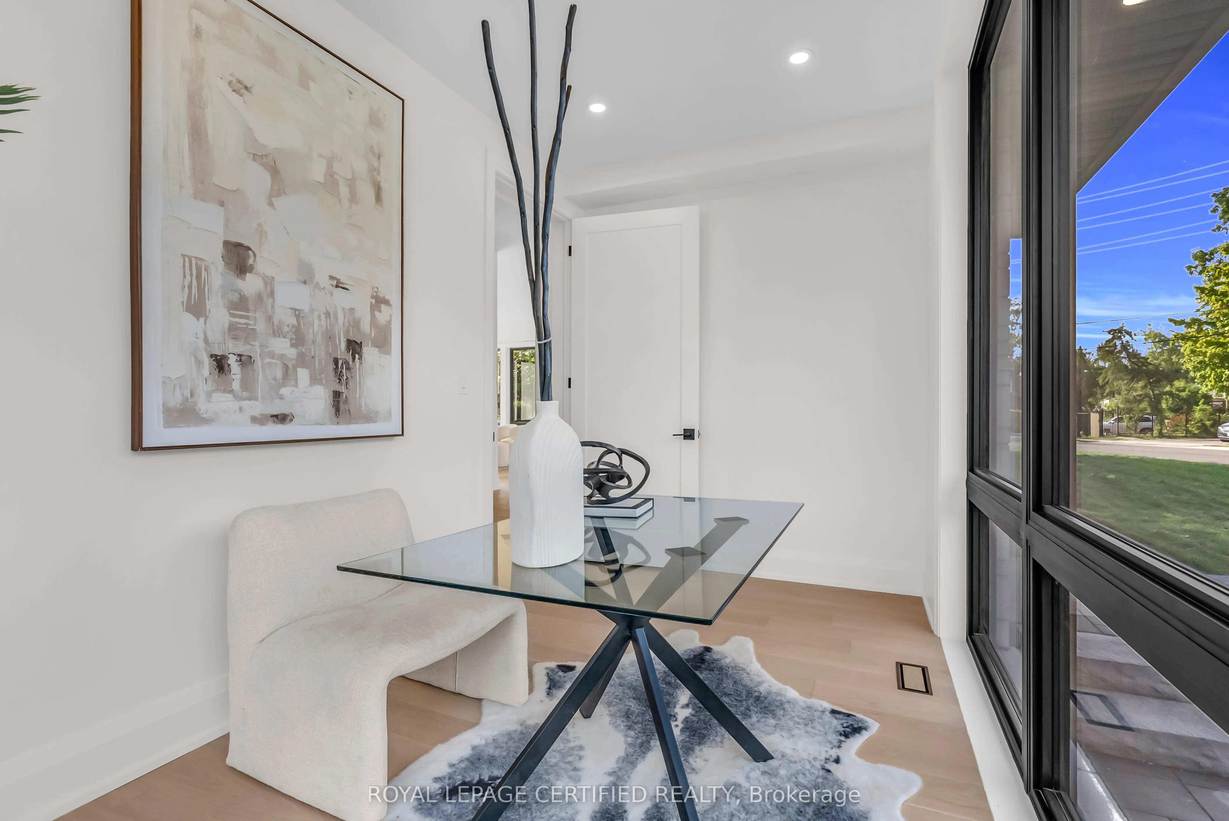 1316 Mineola Gardens