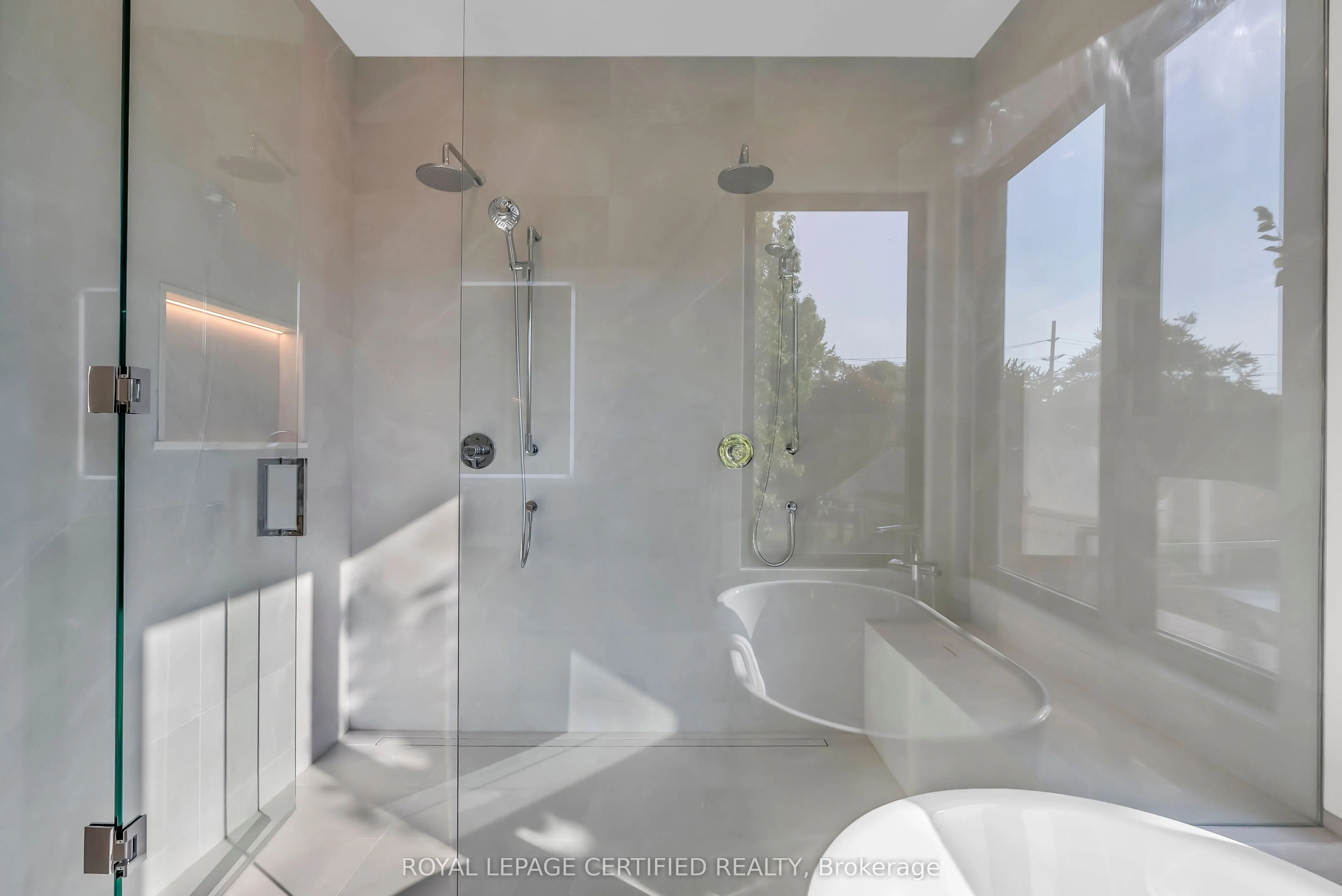 1316 Mineola Gardens