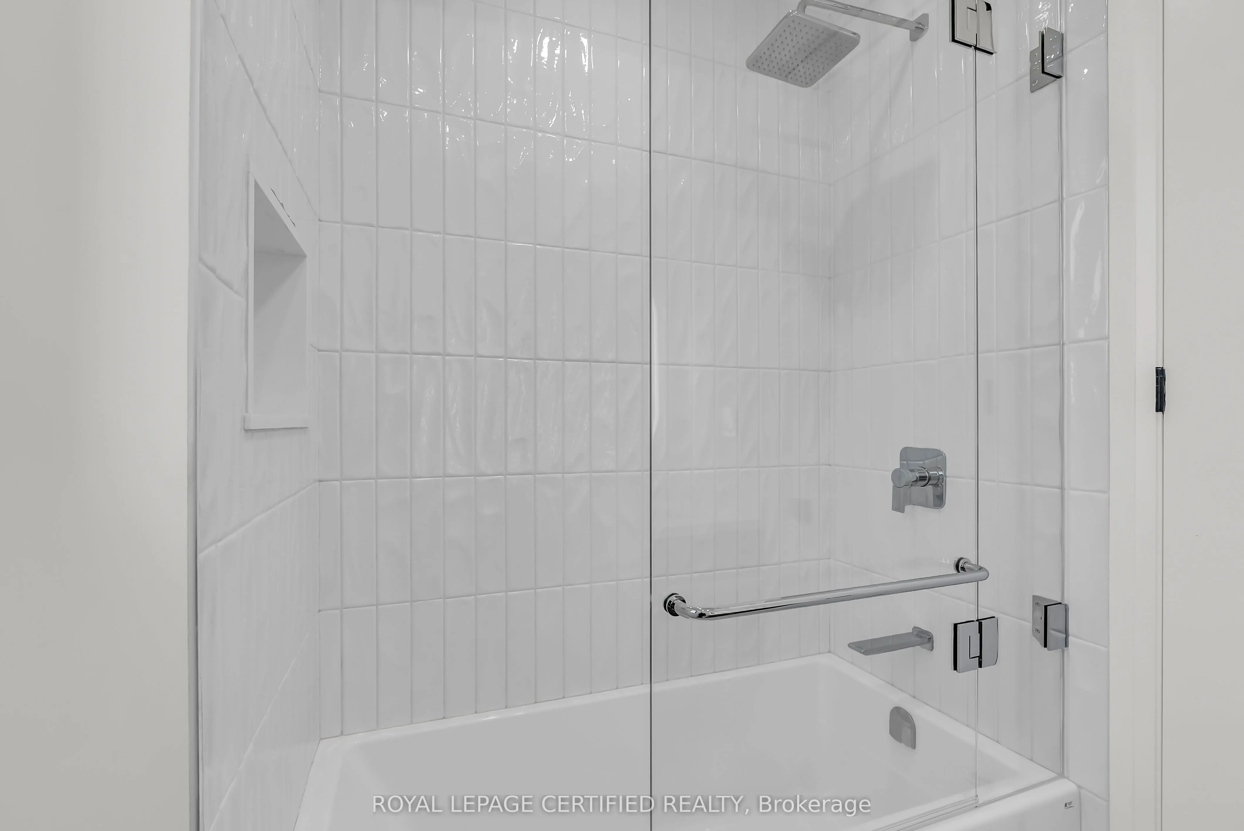 1316 Mineola Gardens