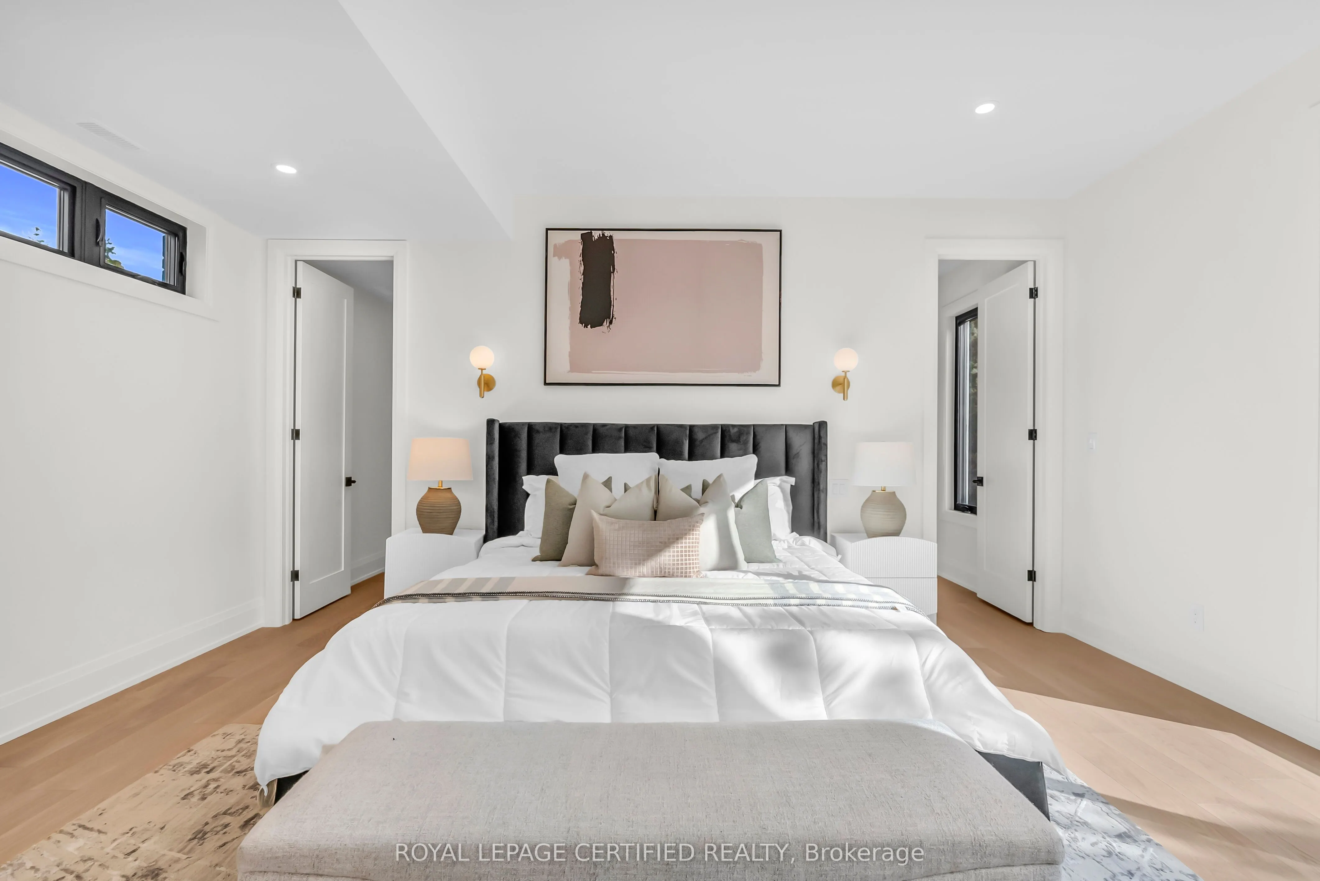 1316 Mineola Gardens