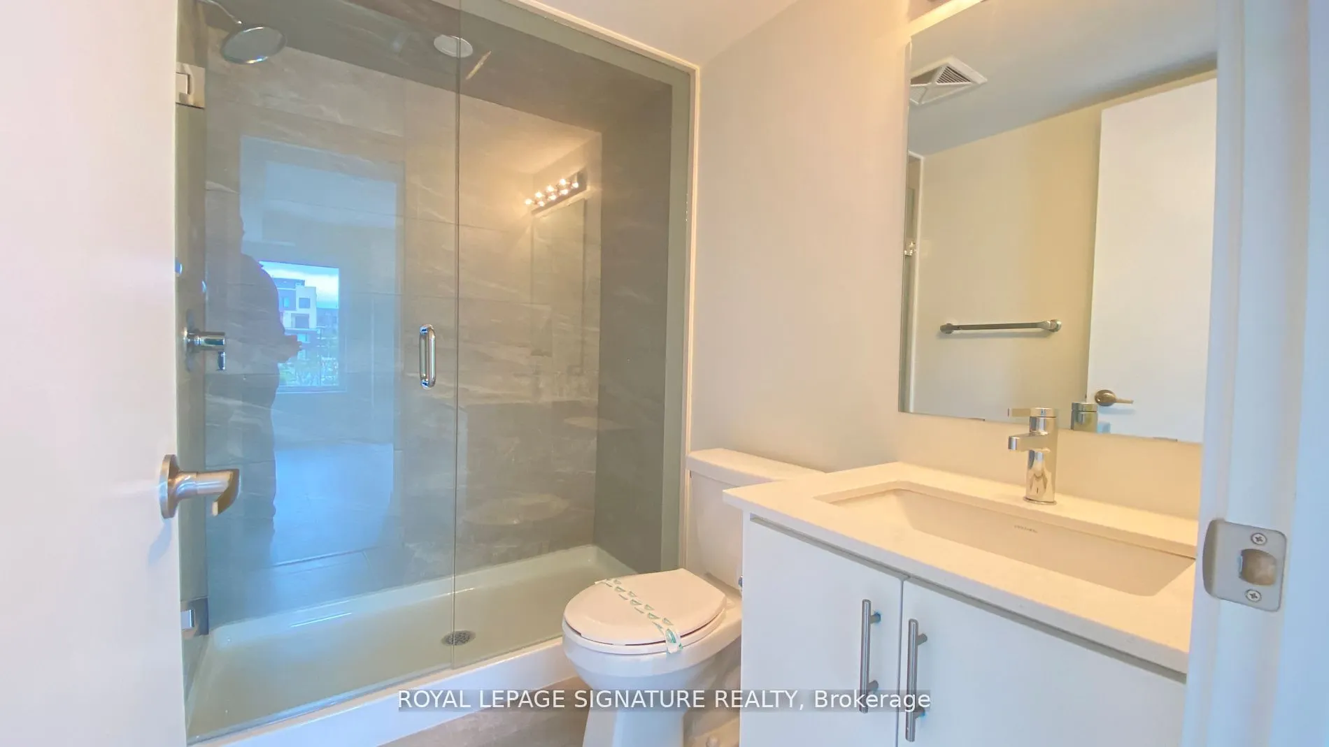 3566 Colonial Drive, #4