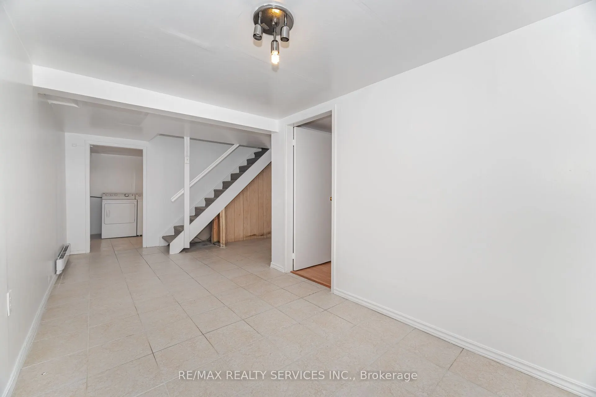 20 Greenhills Square