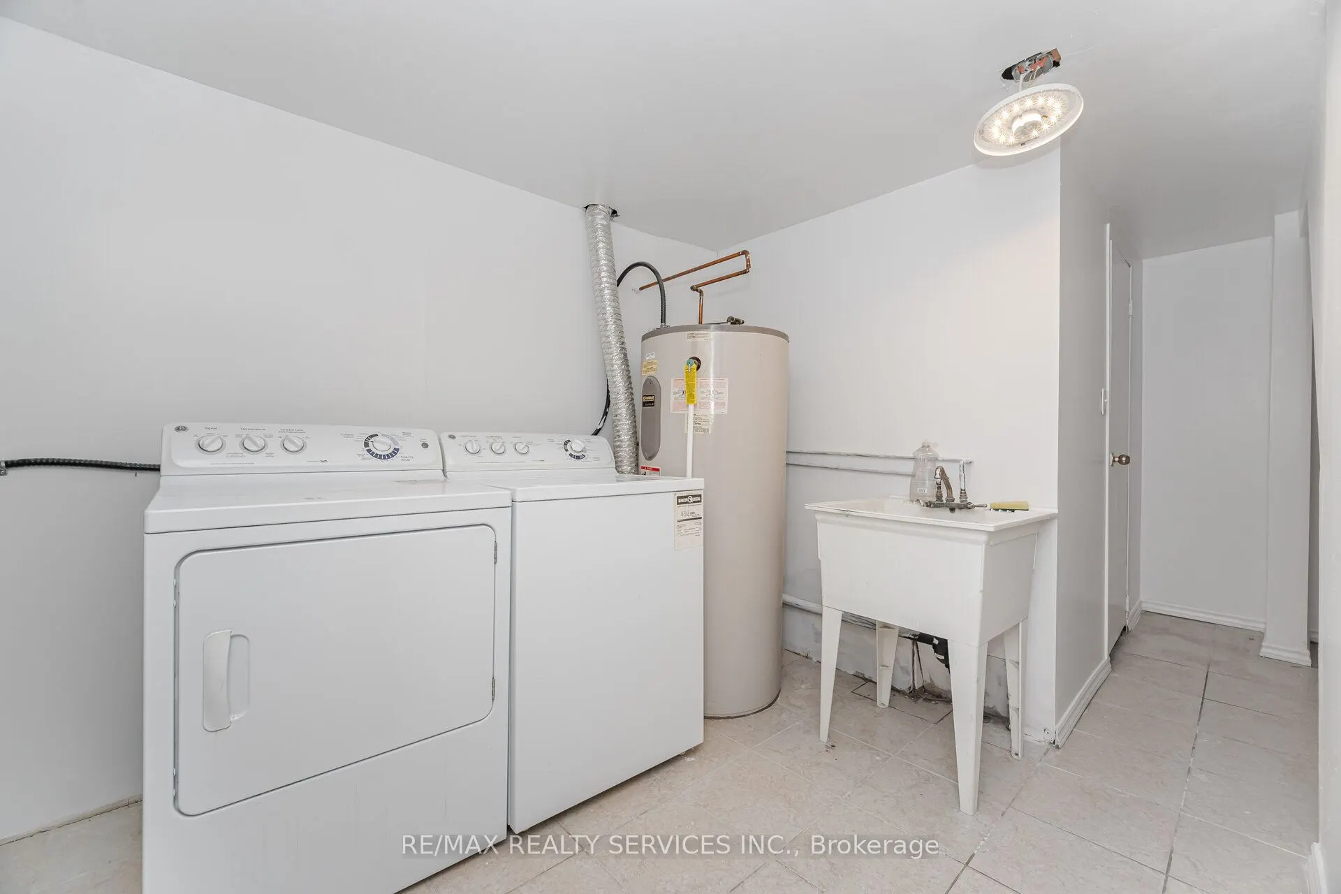 20 Greenhills Square