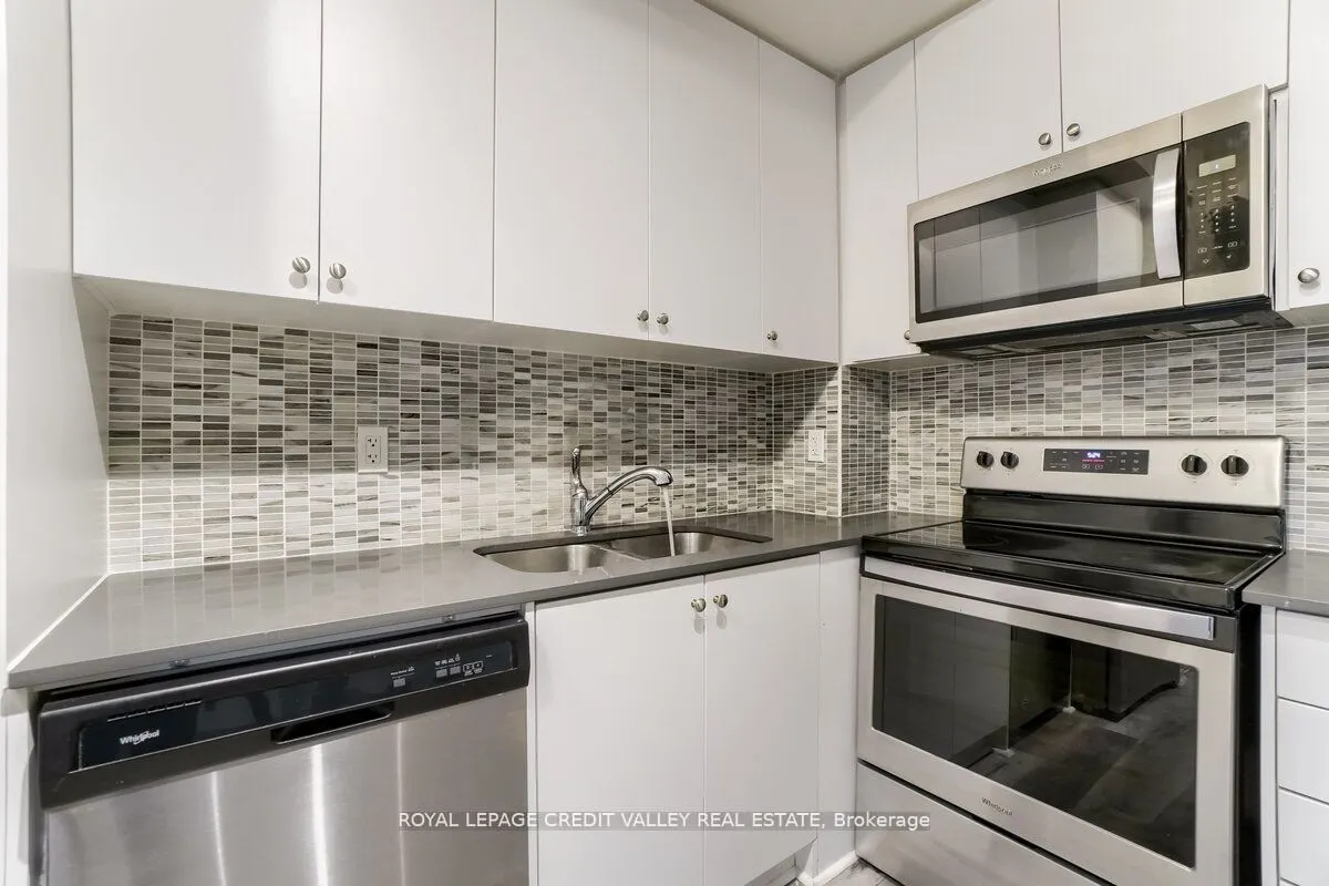 670 Atwater Avenue, #09