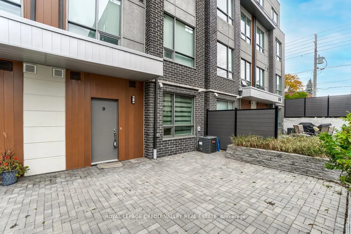 670 Atwater Avenue, #09