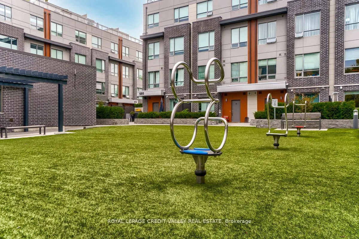 670 Atwater Avenue, #09