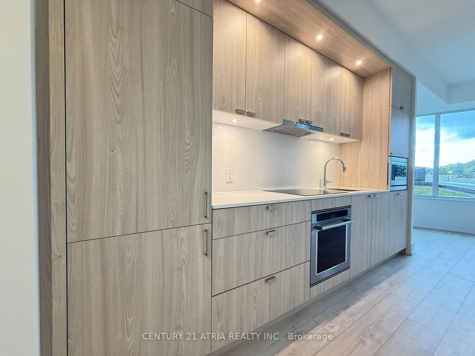 259 THE KINGSWAY, #225