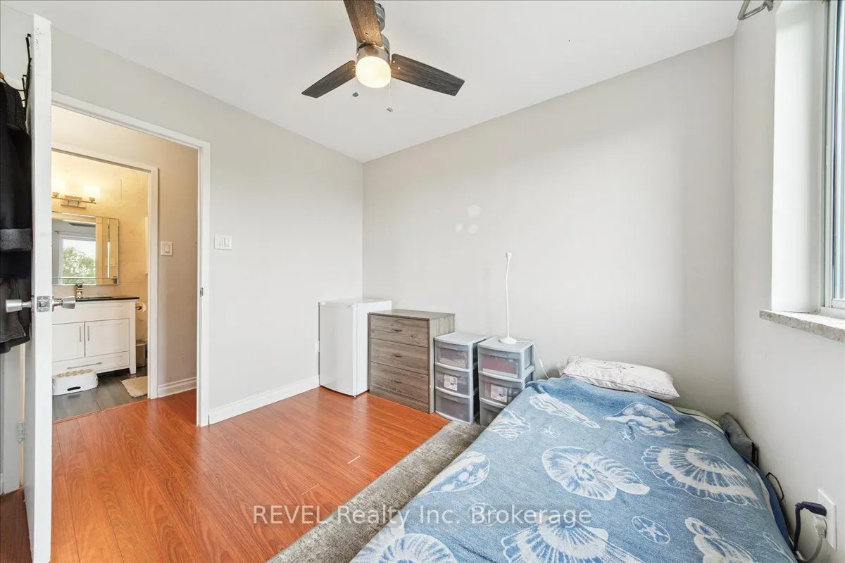 1660 Bloor Street E, #615