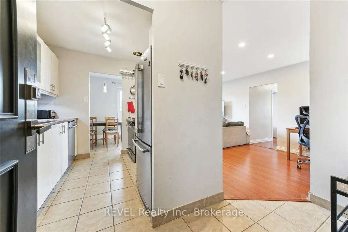 1660 Bloor Street E, #615