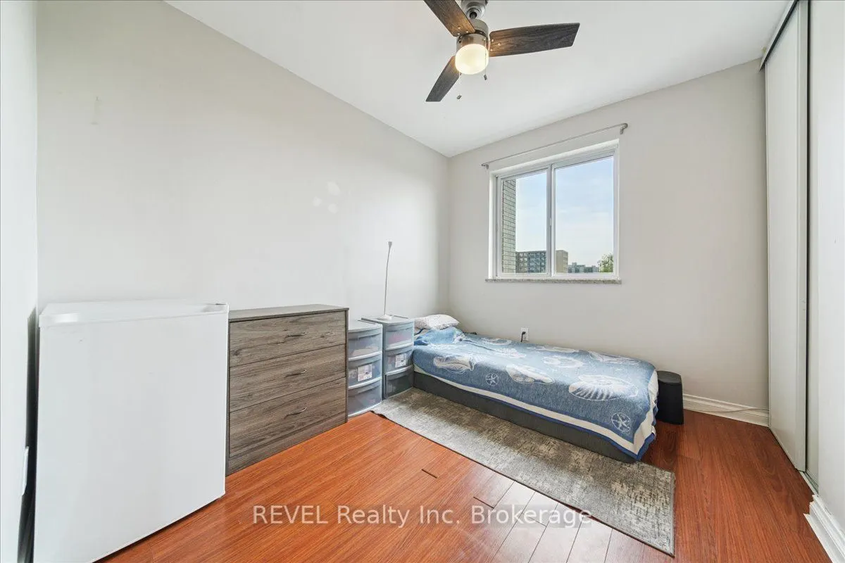 1660 Bloor Street E, #615