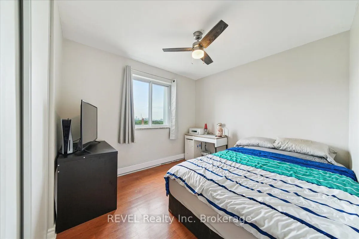 1660 Bloor Street E, #615