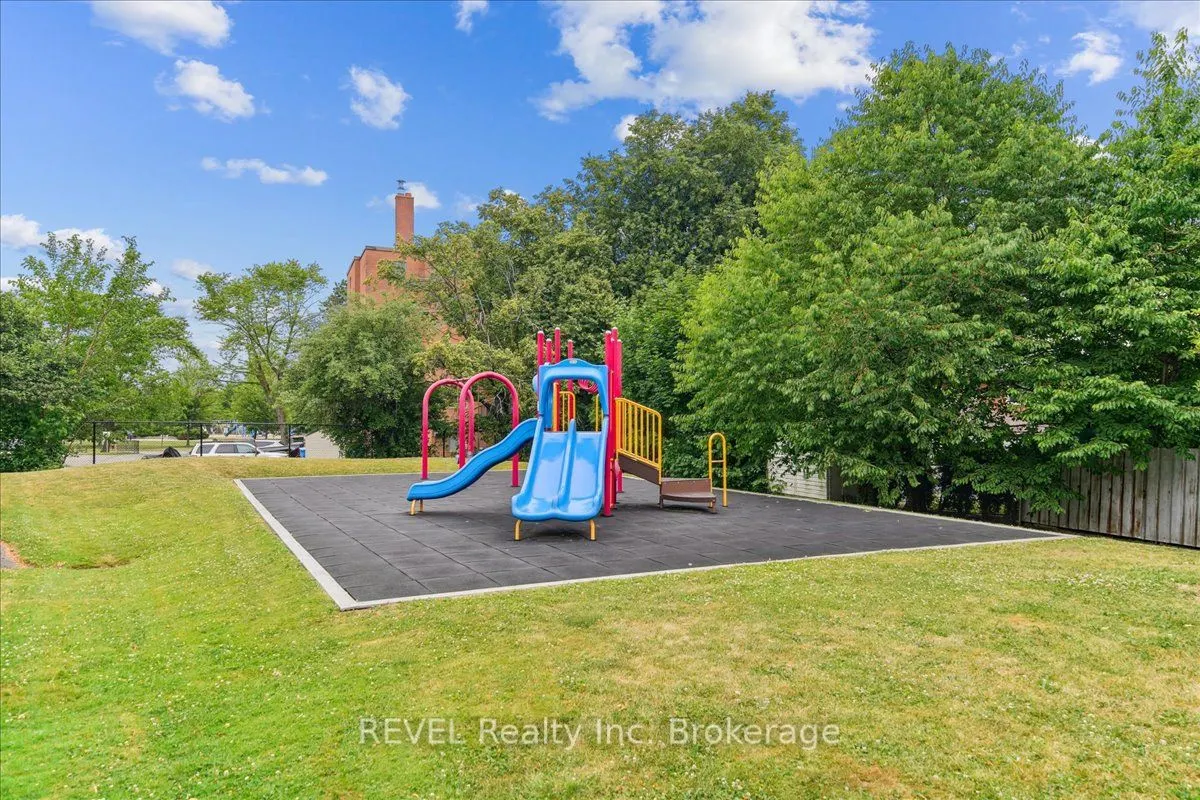 1660 Bloor Street E, #615