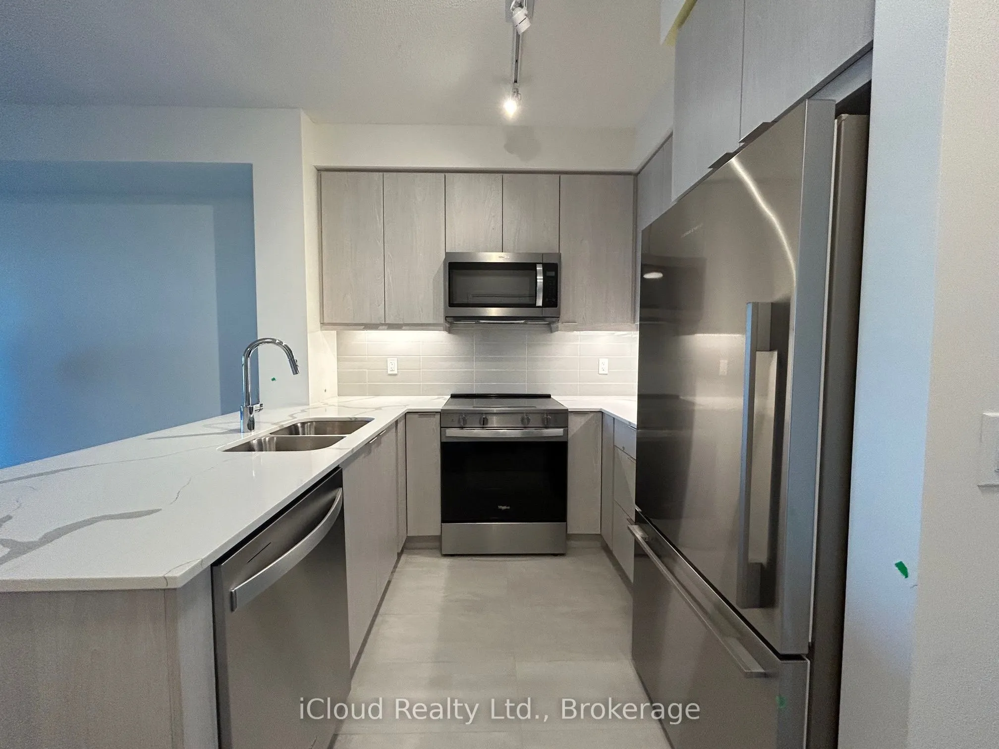 15 Watergarden Drive, #2002