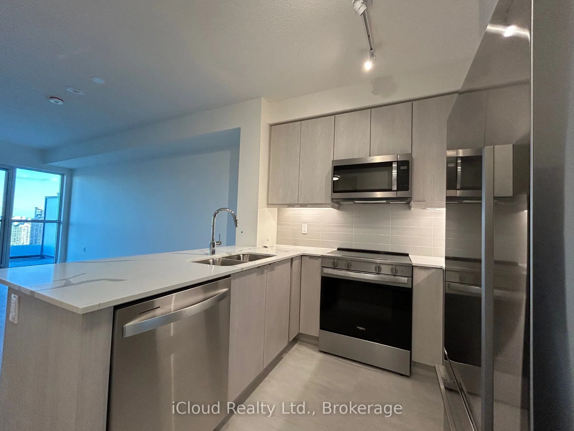 15 Watergarden Drive, #2002