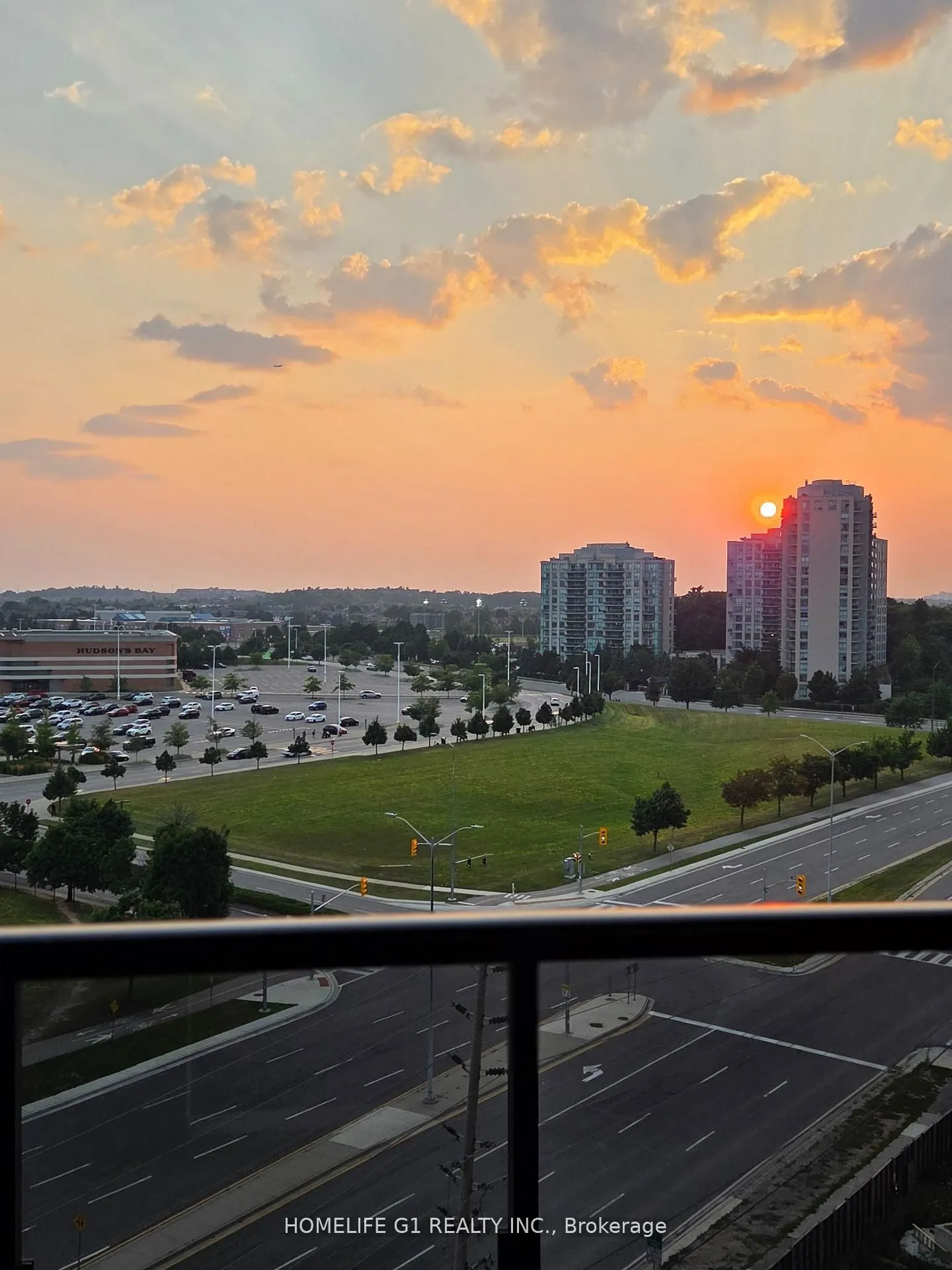 2495 Eglinton Avenue W, #906