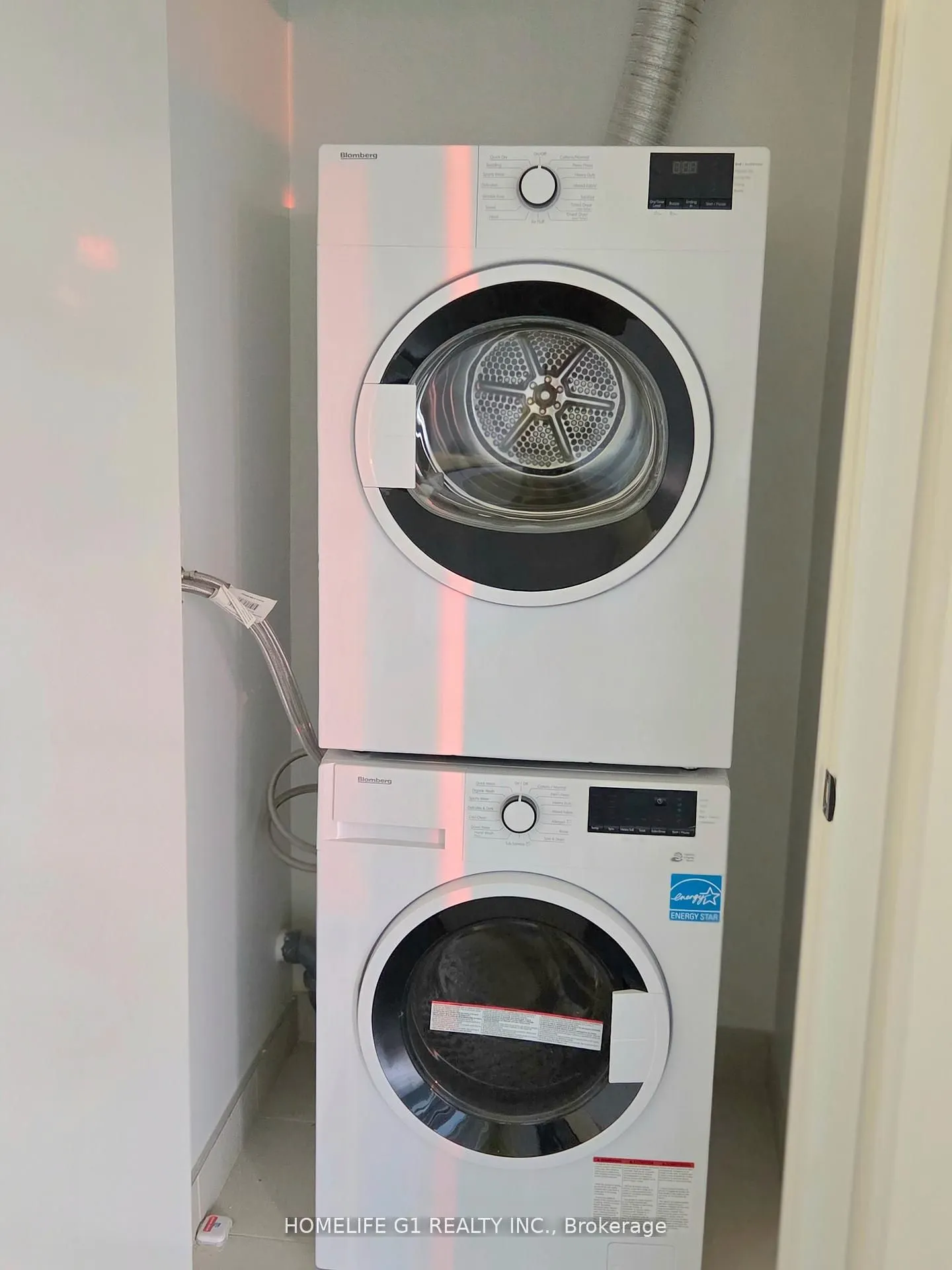 2495 Eglinton Avenue W, #906