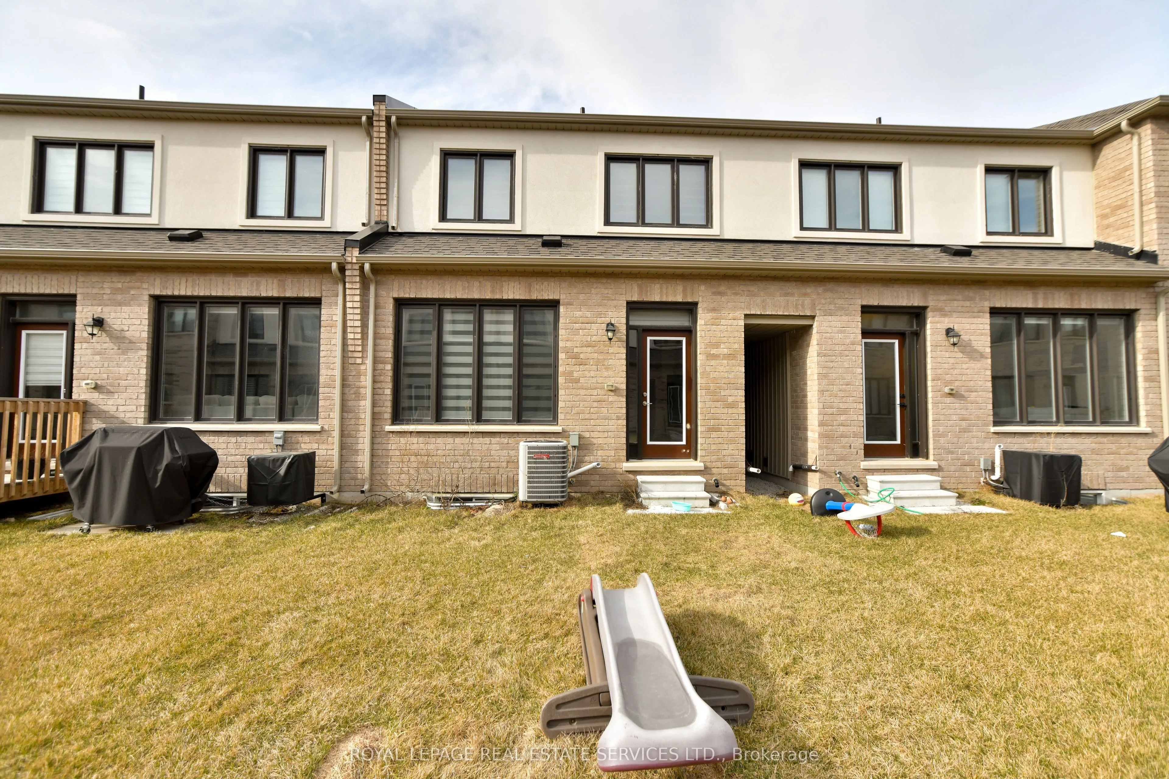 323 Thimbleweed Court