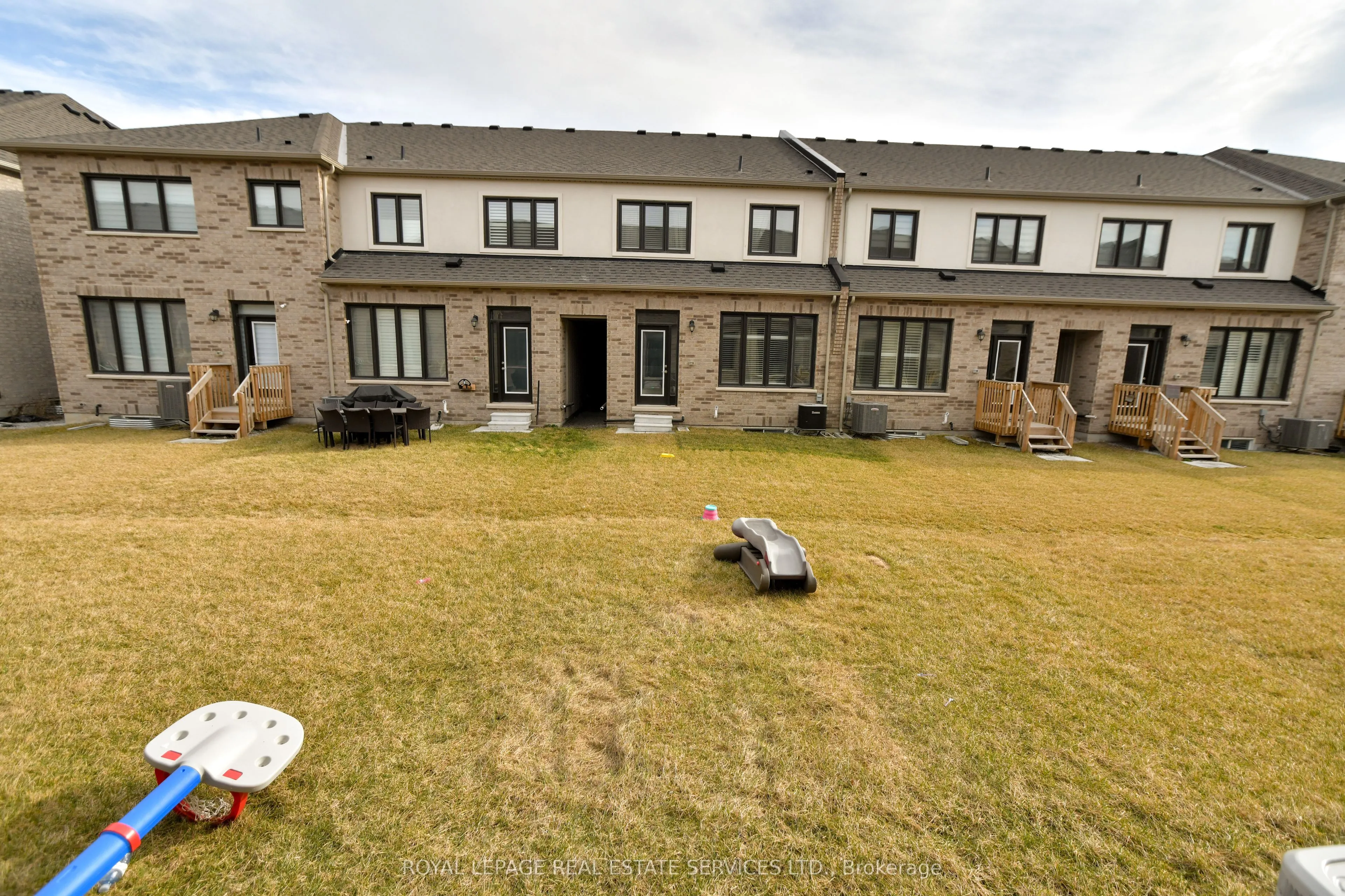 323 Thimbleweed Court