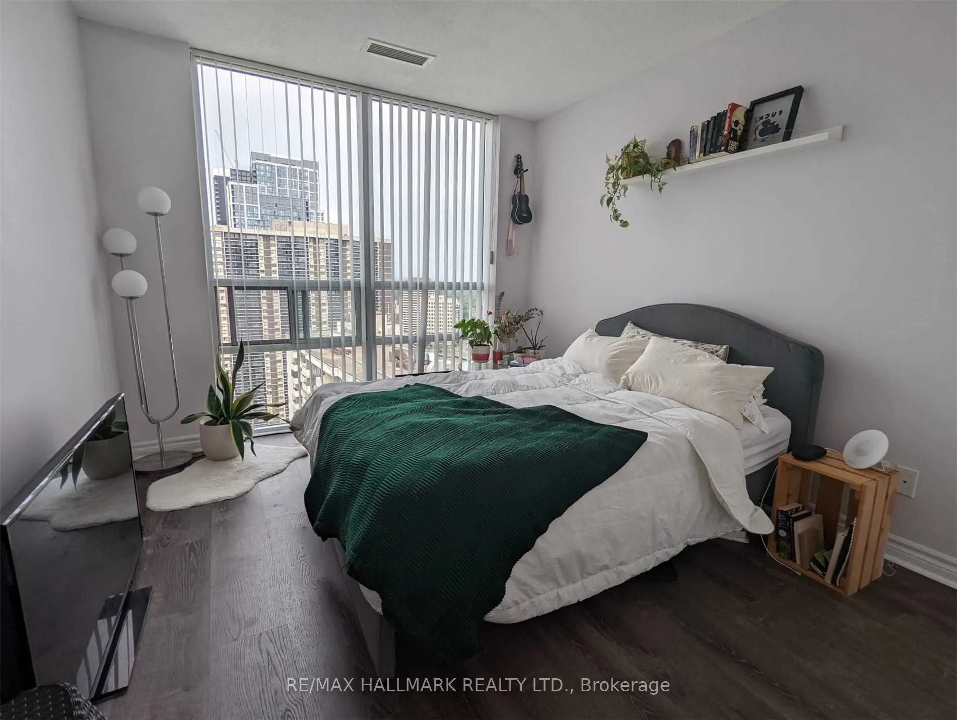 5 Michael Power Place, #Ph09